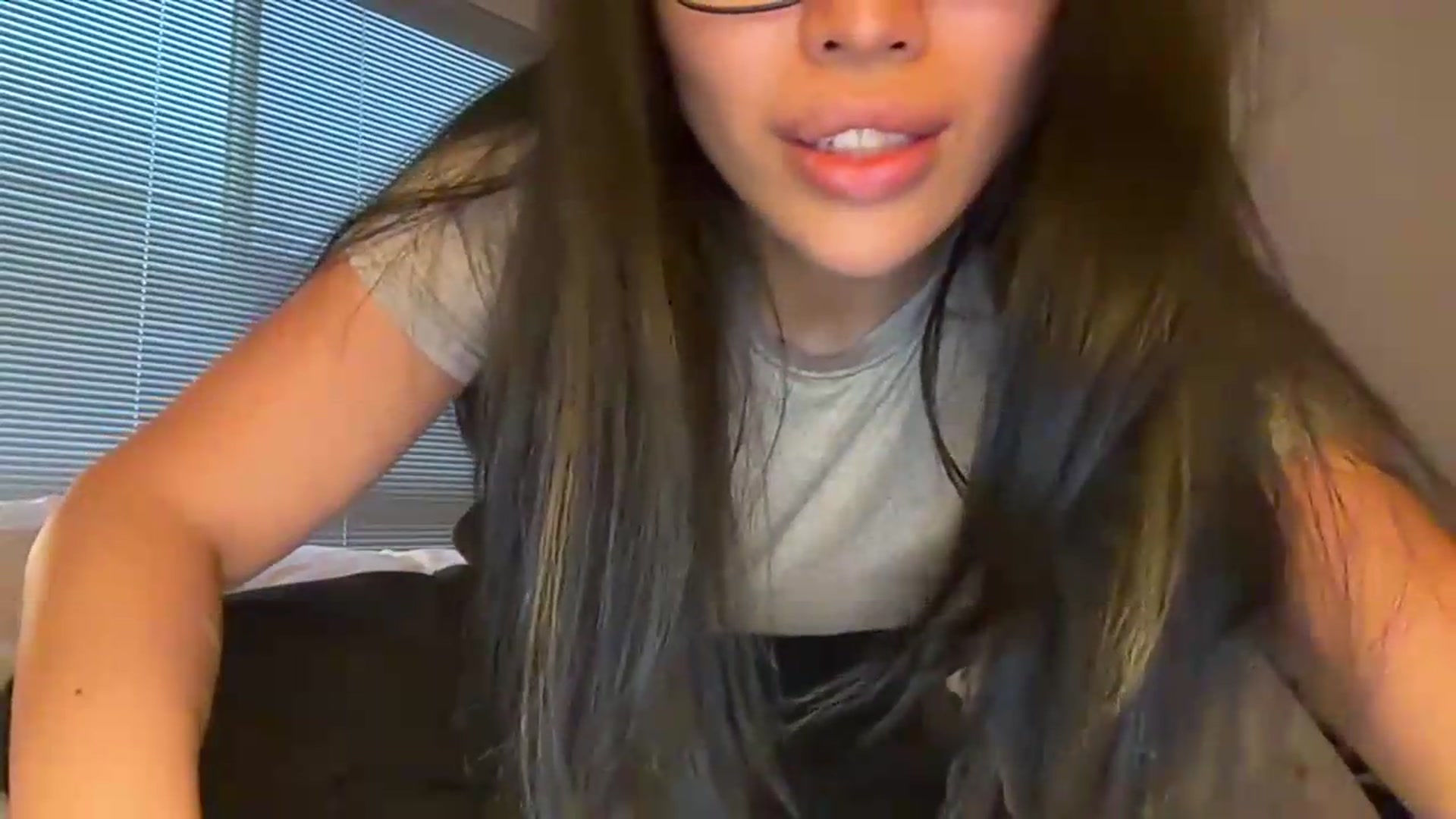 Gallery image thumbnail from DumplingHyuga's myfreecams stream on, 07/10/2026, 24:09 image 15 of 20
