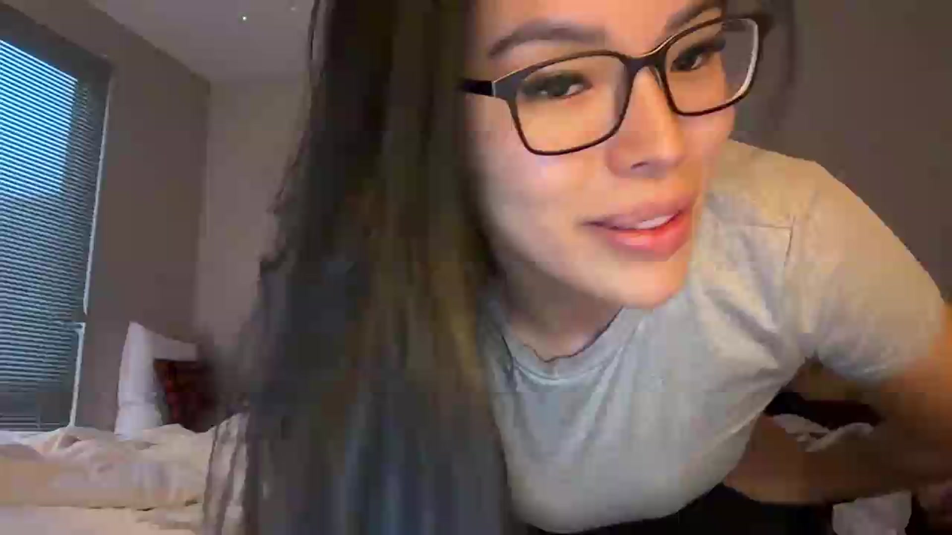 Gallery image thumbnail from DumplingHyuga's myfreecams stream on, 07/10/2026, 24:09 image 4 of 20