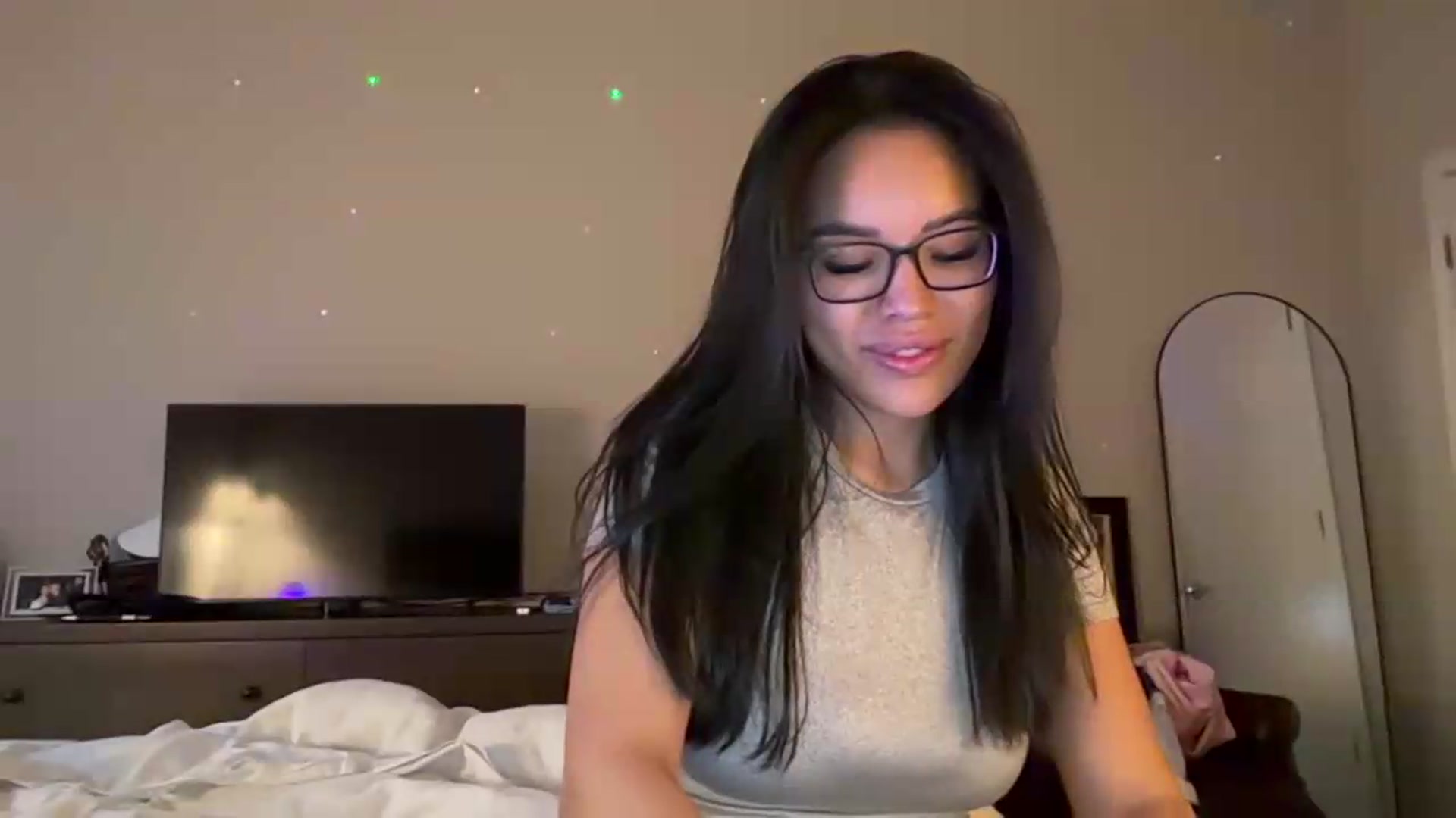 Gallery image thumbnail from DumplingHyuga's myfreecams stream on, 07/10/2026, 24:09 image 10 of 20