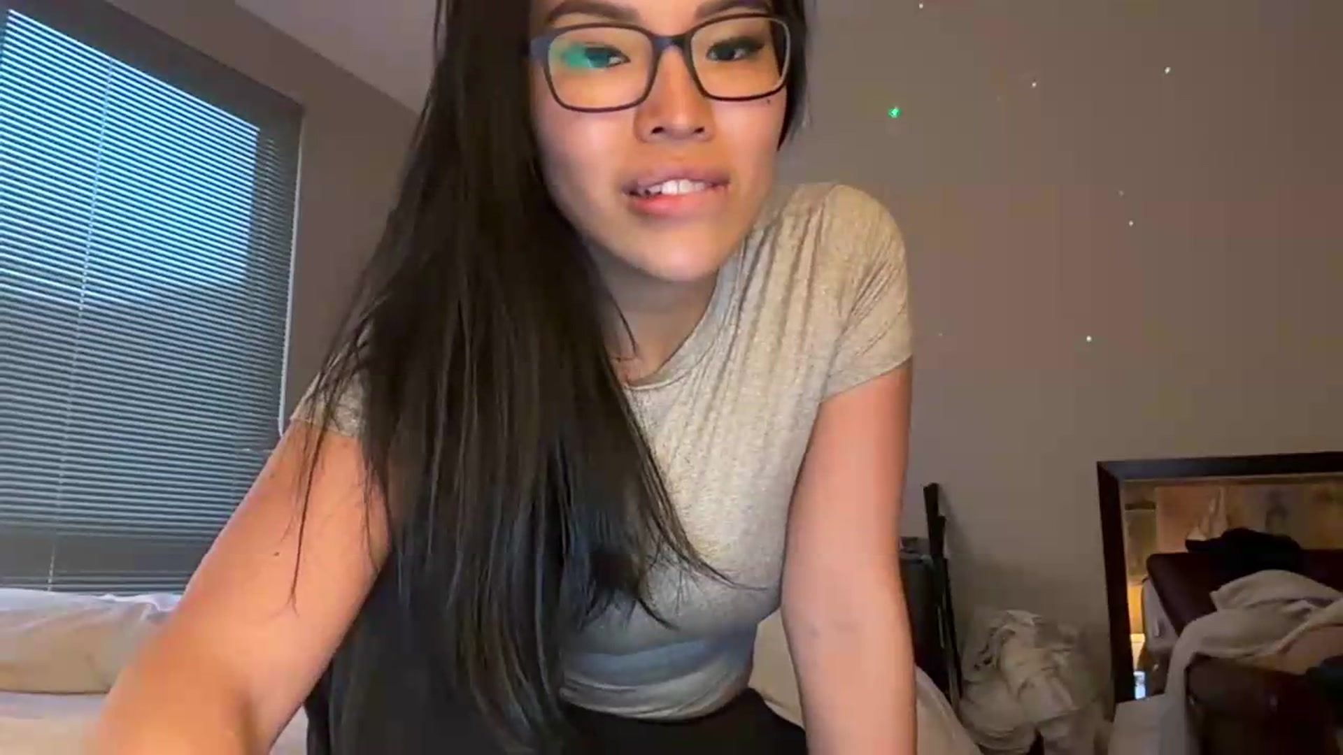 Gallery image thumbnail from DumplingHyuga's myfreecams stream on, 07/10/2026, 24:09 image 5 of 20