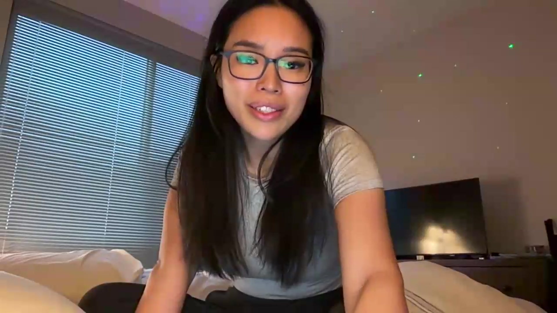 Gallery image thumbnail from DumplingHyuga's myfreecams stream on, 07/10/2026, 24:09 image 17 of 20