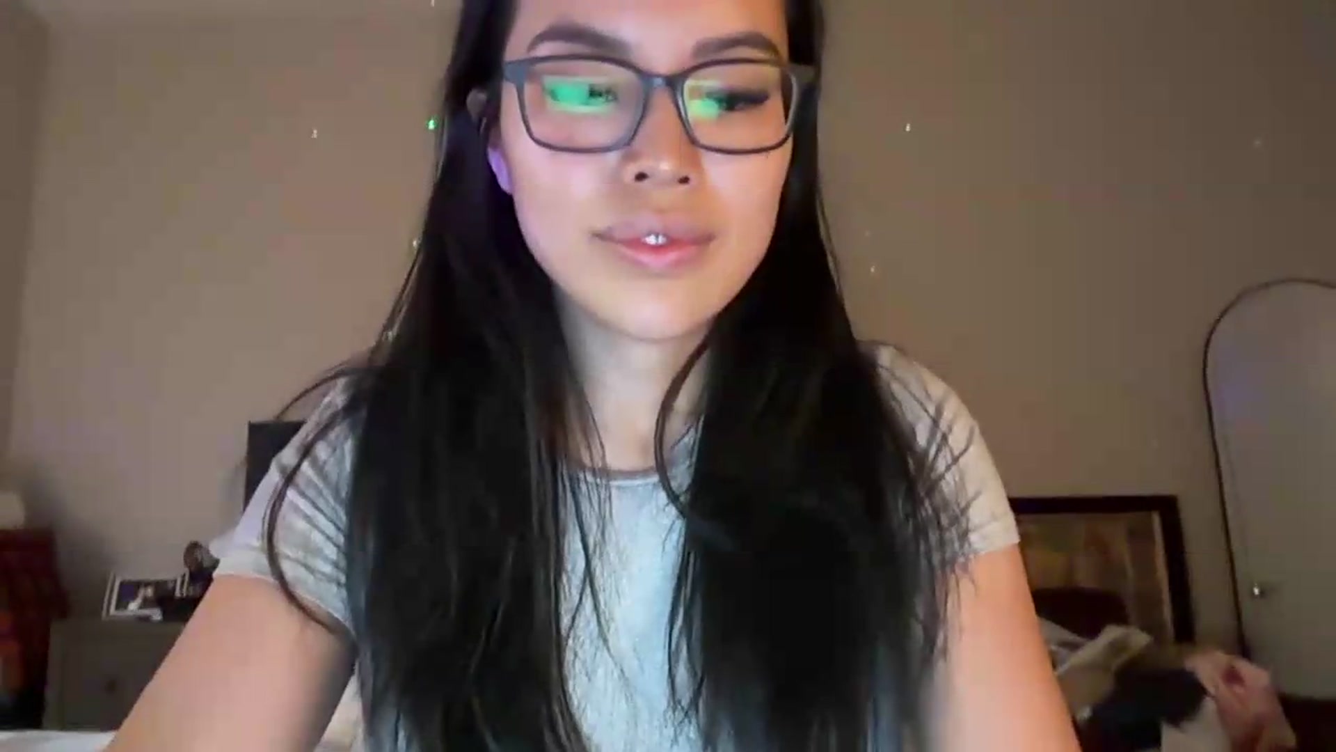 Gallery image thumbnail from DumplingHyuga's myfreecams stream on, 07/10/2026, 24:09 image 18 of 20