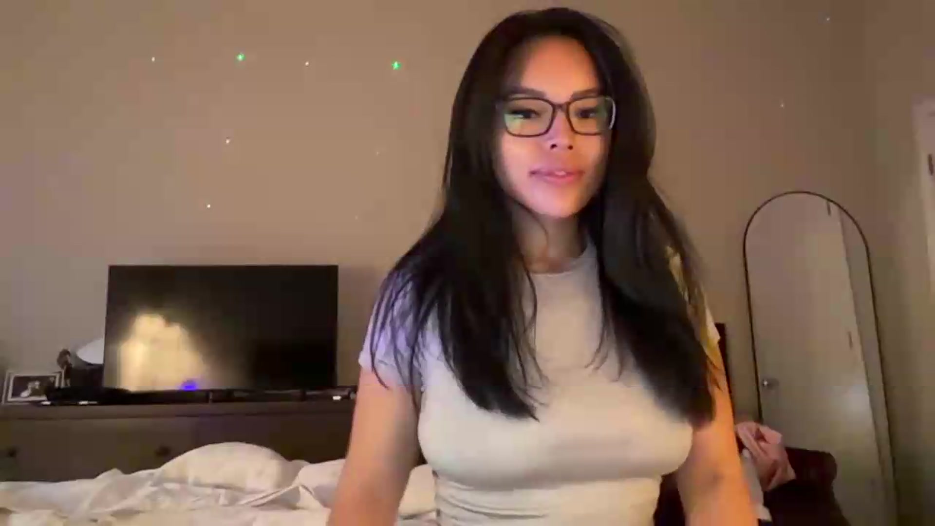 Gallery image thumbnail from DumplingHyuga's myfreecams stream on, 07/10/2026, 24:09 image 7 of 20