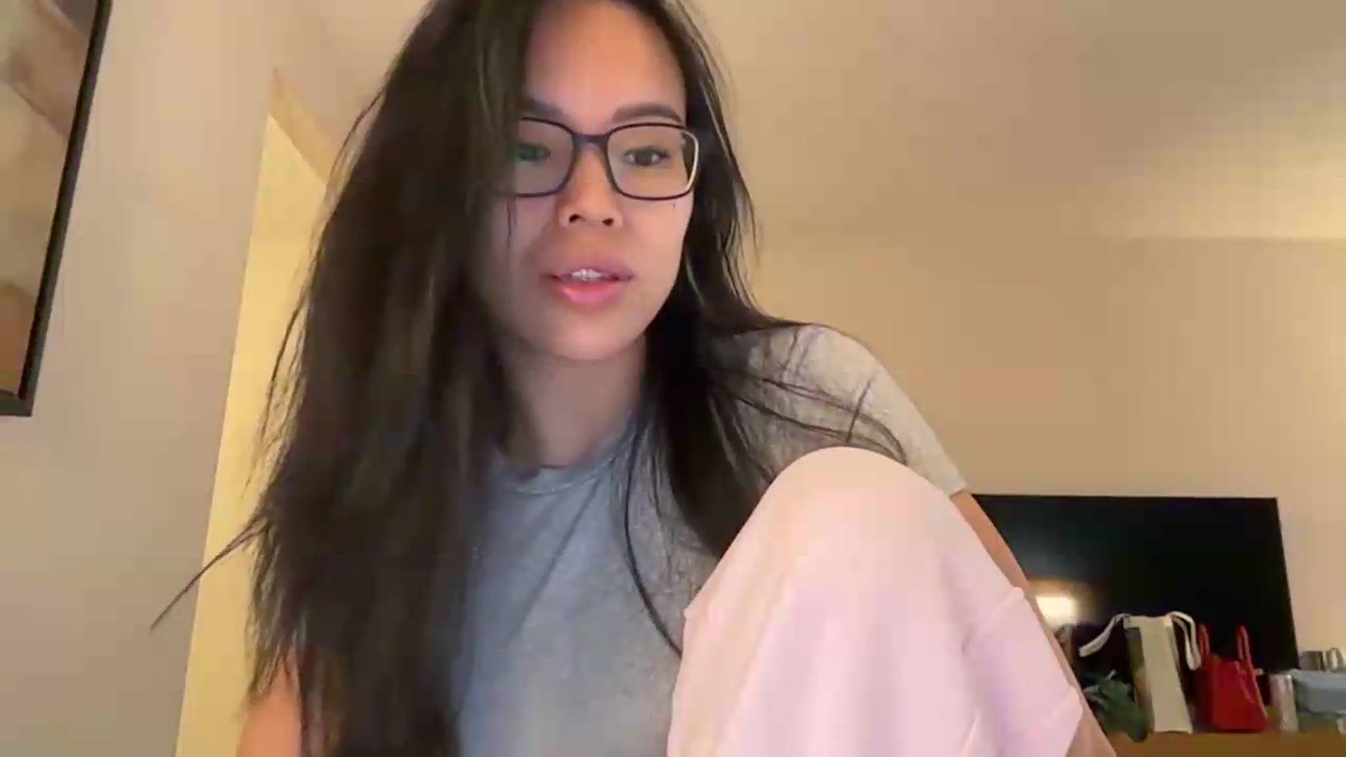 Gallery image thumbnail from DumplingHyuga's myfreecams stream on, 07/21/2026, 14:55 image 3 of 20