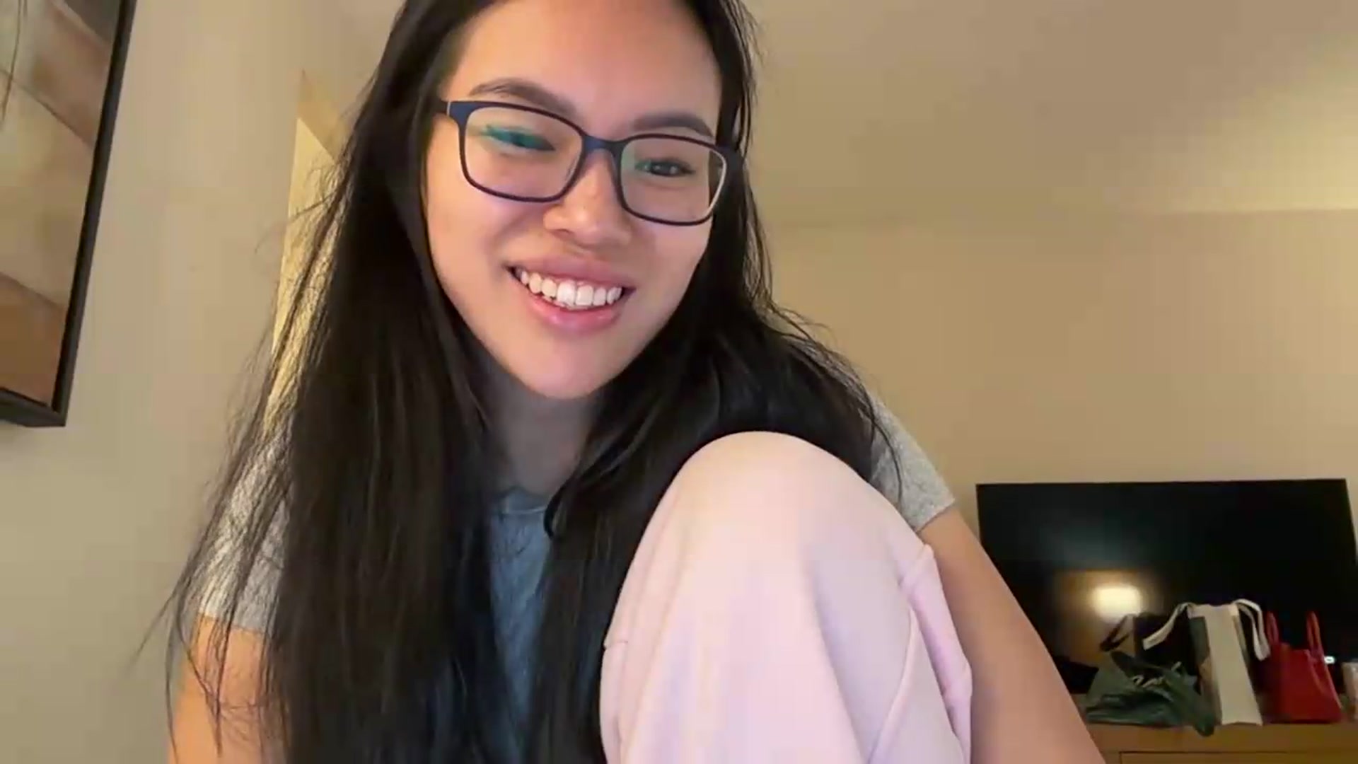 Gallery image thumbnail from DumplingHyuga's myfreecams stream on, 07/21/2026, 14:55 image 13 of 20