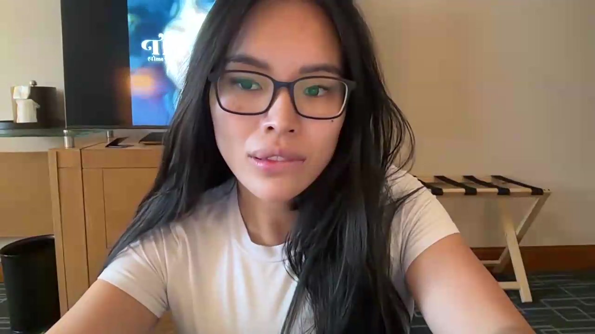 Gallery image thumbnail from DumplingHyuga's myfreecams stream on, 07/22/2026, 17:39 image 8 of 20