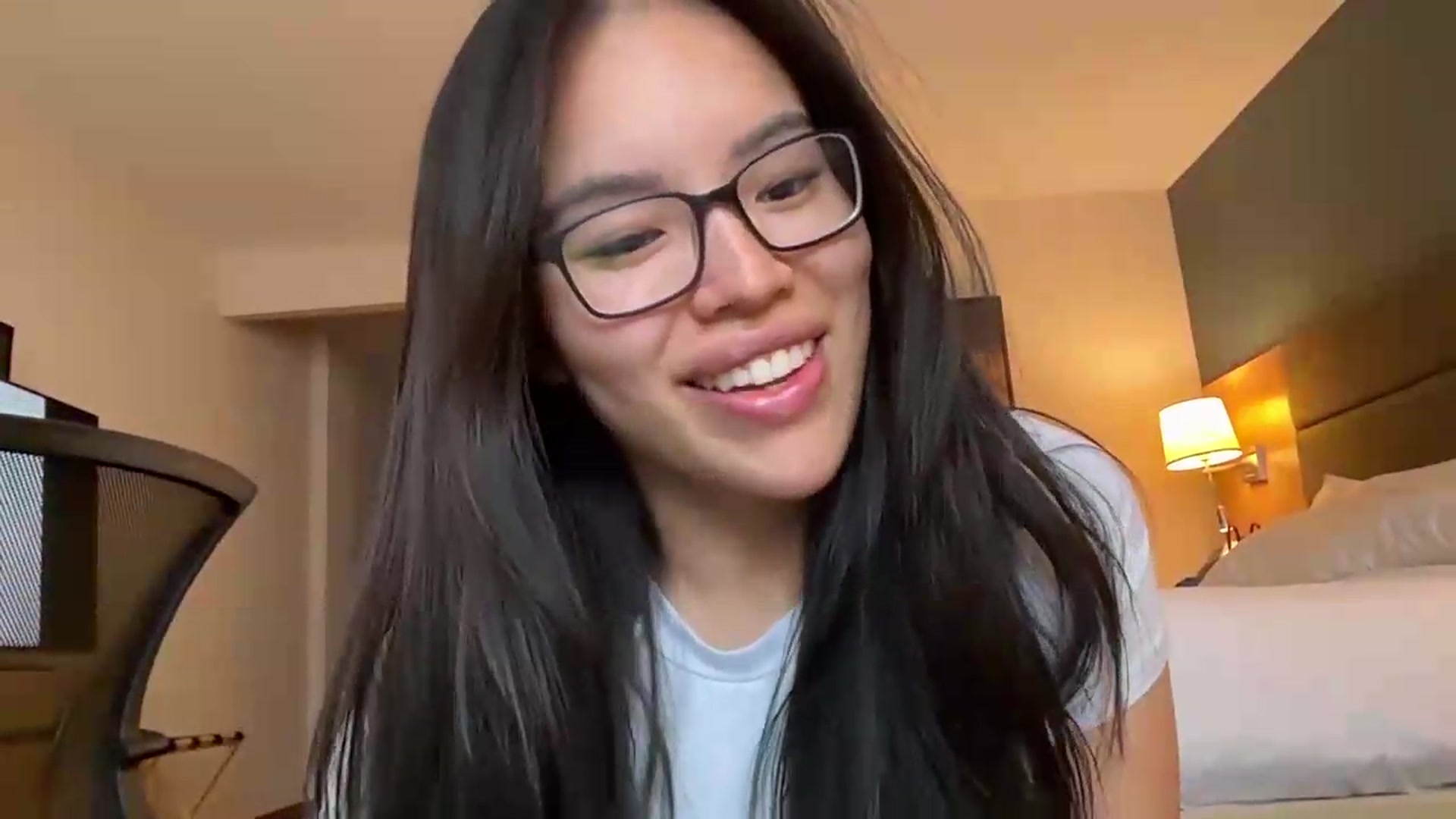 Gallery image thumbnail from DumplingHyuga's myfreecams stream on, 07/22/2026, 17:39 image 4 of 20