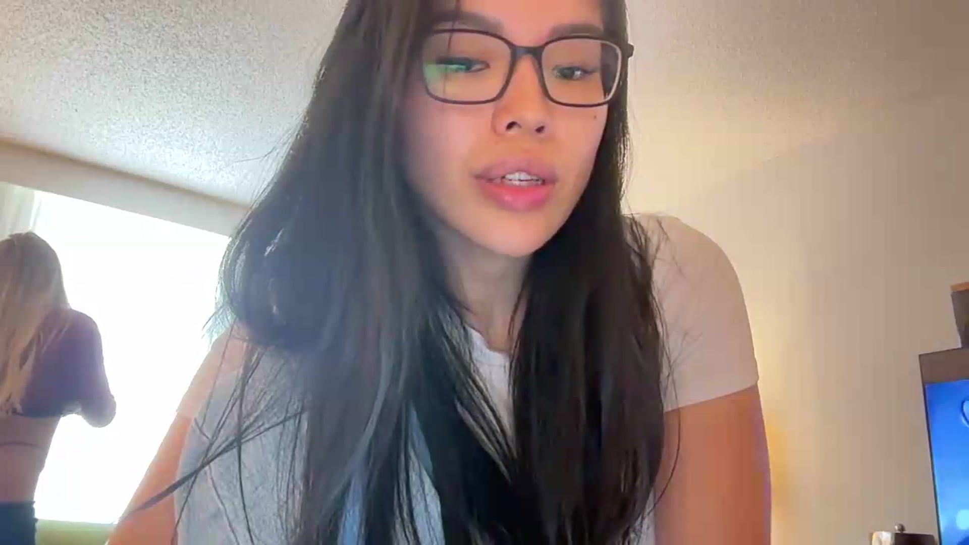 Gallery image thumbnail from DumplingHyuga's myfreecams stream on, 07/22/2026, 18:47 image 17 of 20