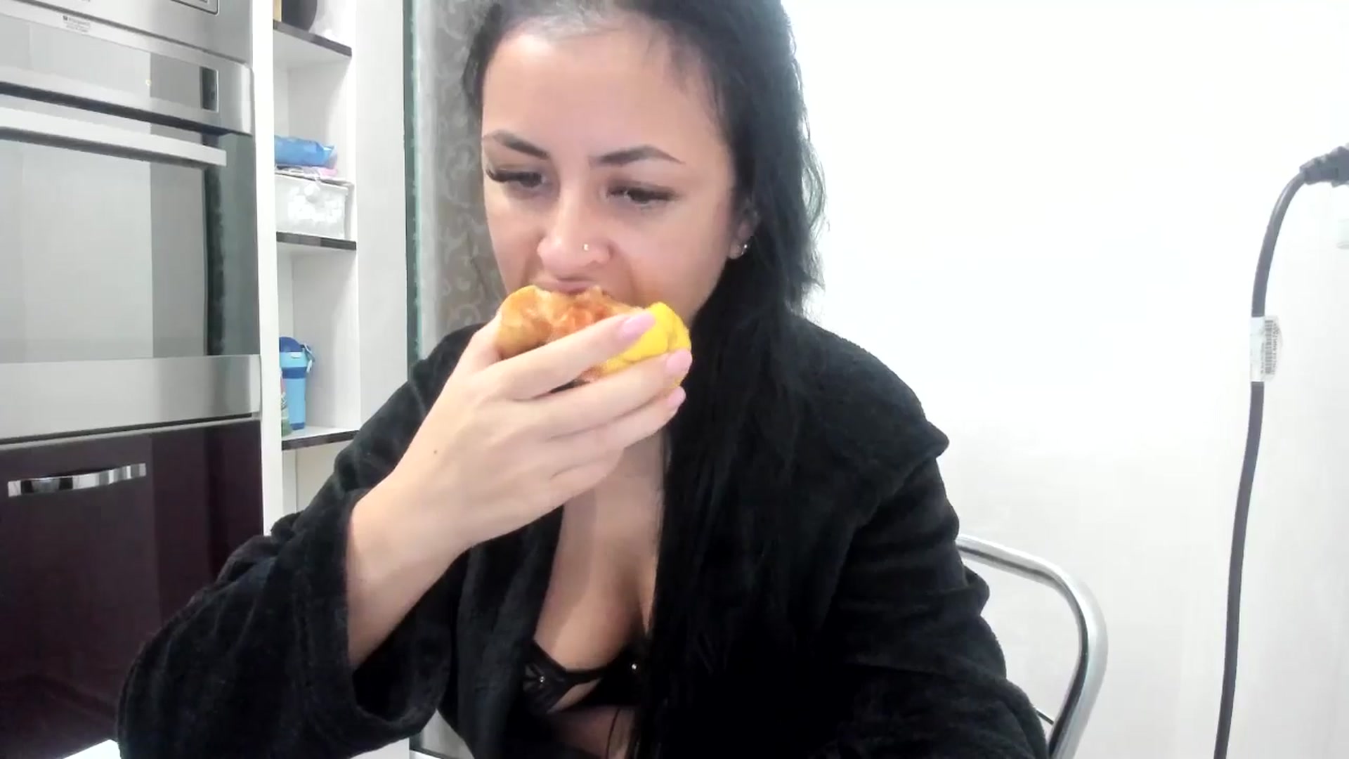 Gallery image thumbnail from E13Ktra_'s myfreecams stream on, 11/27/2024, 21:52 image 17 of 20