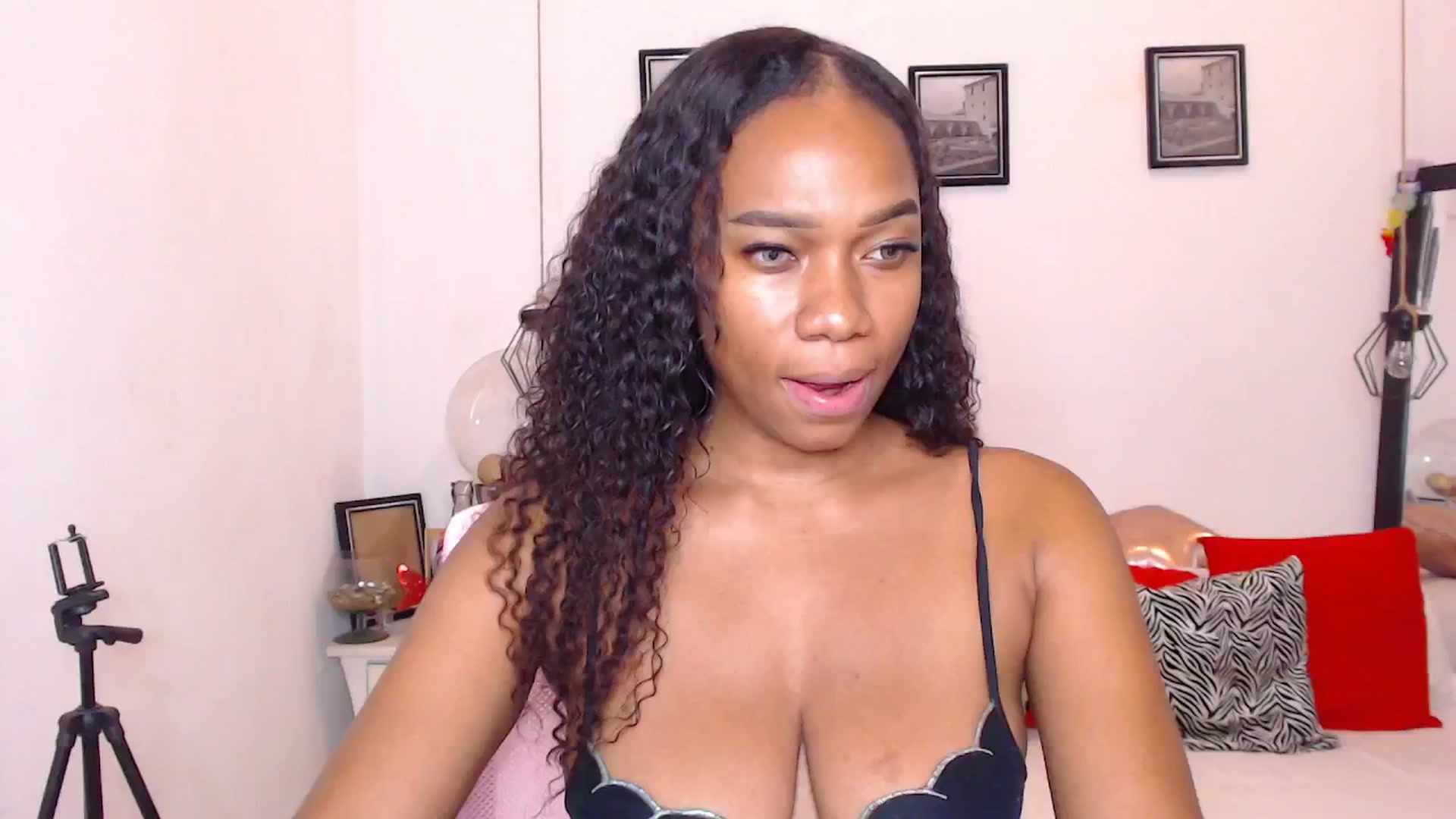 Gallery image thumbnail from EBONNY69's myfreecams stream on, 01/12/2026, 24:40 image 16 of 20