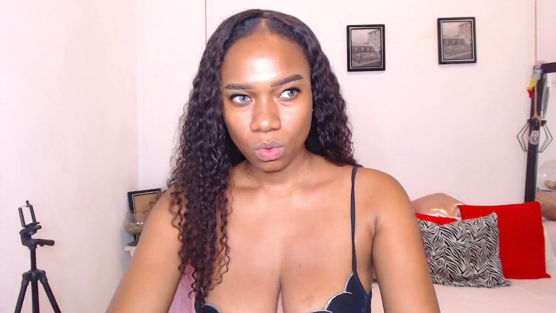 Gallery image thumbnail from EBONNY69's myfreecams stream on, 01/12/2026, 24:40 image 7 of 20