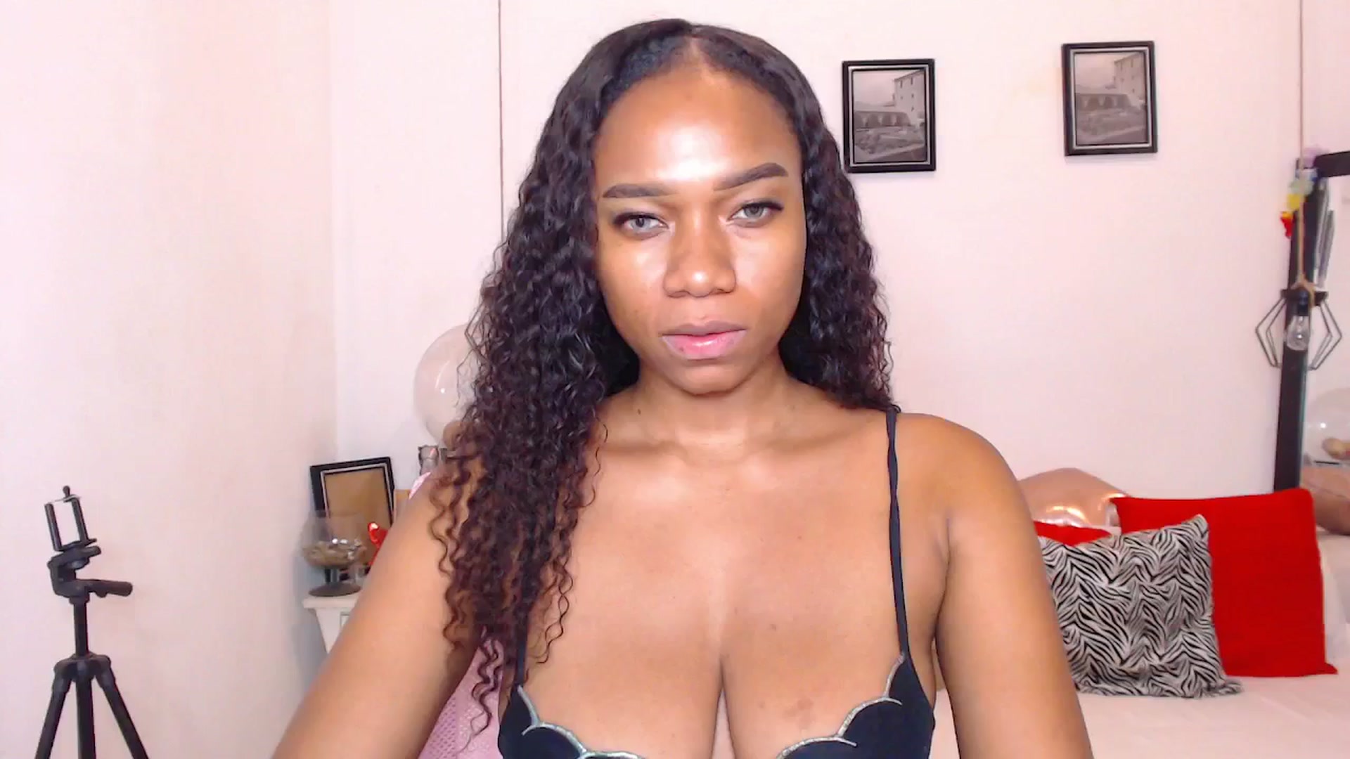 Gallery image thumbnail from EBONNY69's myfreecams stream on, 01/12/2026, 24:40 image 14 of 20