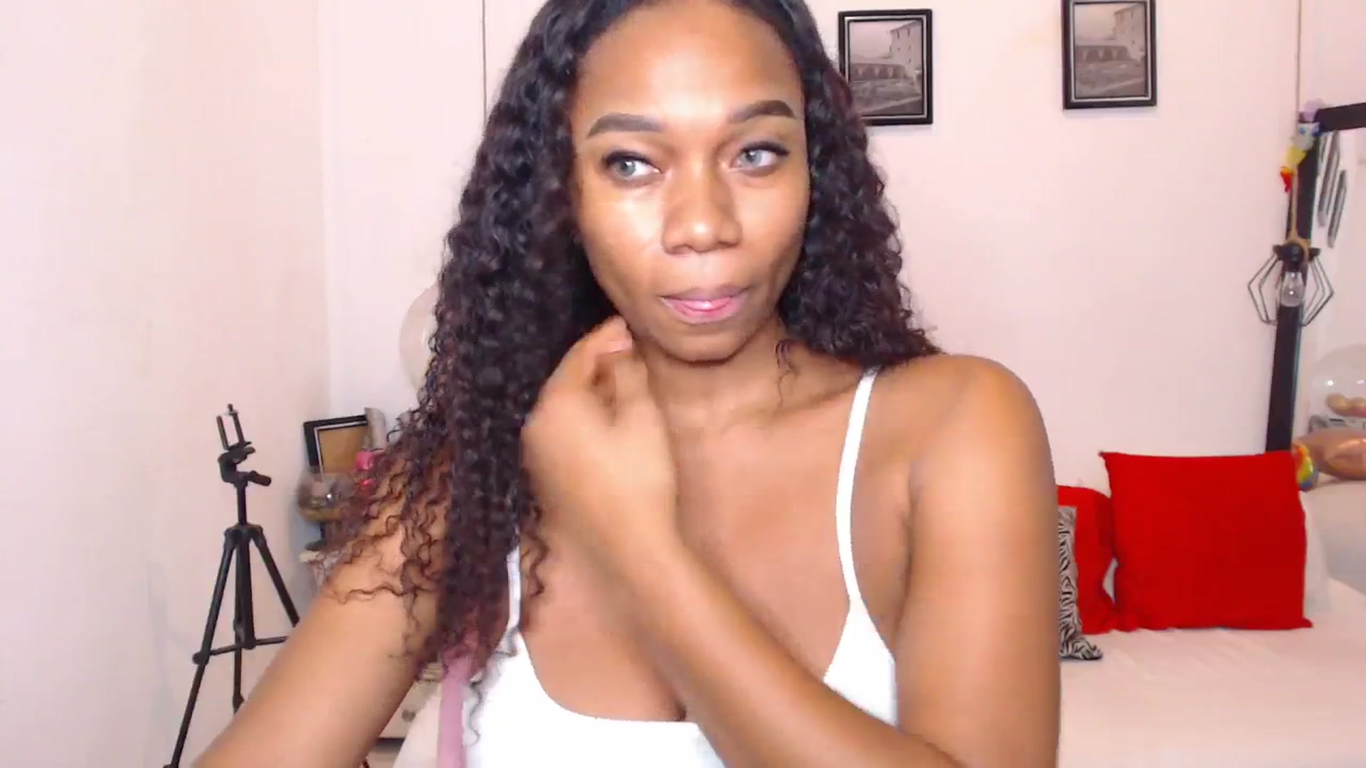 Gallery image thumbnail from EBONNY69's myfreecams stream on, 01/19/2026, 24:14 image 19 of 20