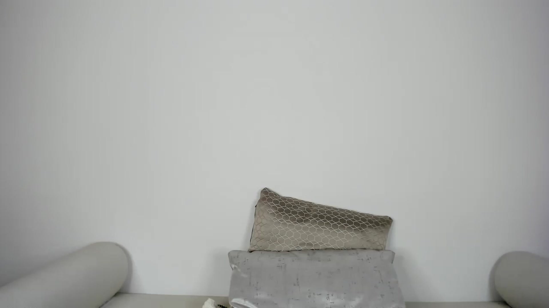 Gallery image thumbnail from EMILIANA_CRUZ's myfreecams stream on, 11/29/2022, 04:01 image 17 of 20