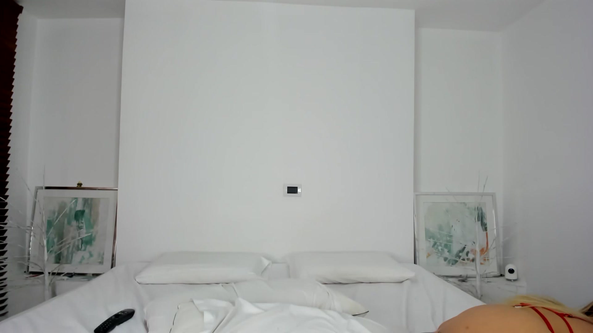 Gallery image thumbnail from EMILIANA_CRUZ's myfreecams stream on, 12/06/2022, 03:48 image 18 of 20