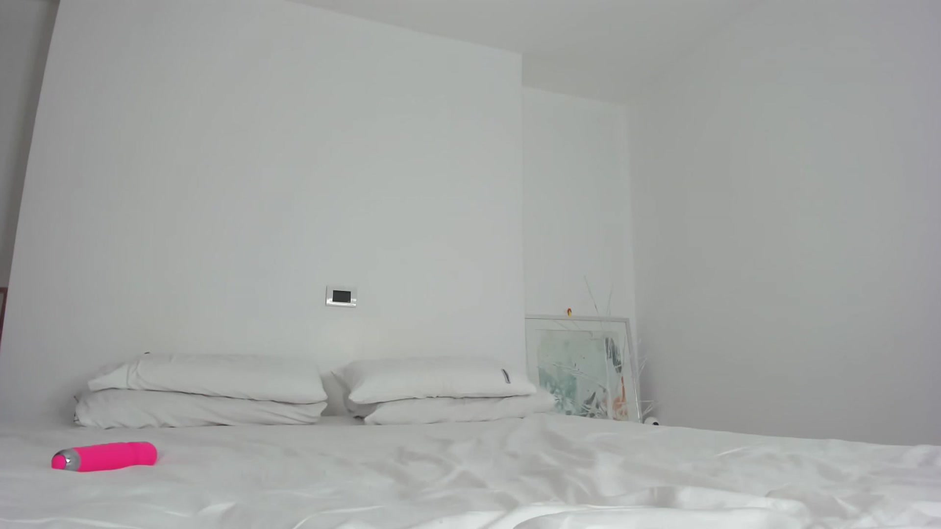 Gallery image thumbnail from EMILIANA_CRUZ's myfreecams stream on, 02/02/2023, 24:43 image 12 of 20