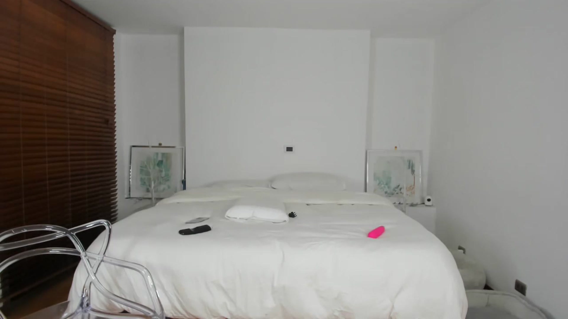 Gallery image thumbnail from EMILIANA_CRUZ's myfreecams stream on, 02/07/2023, 24:29 image 2 of 20