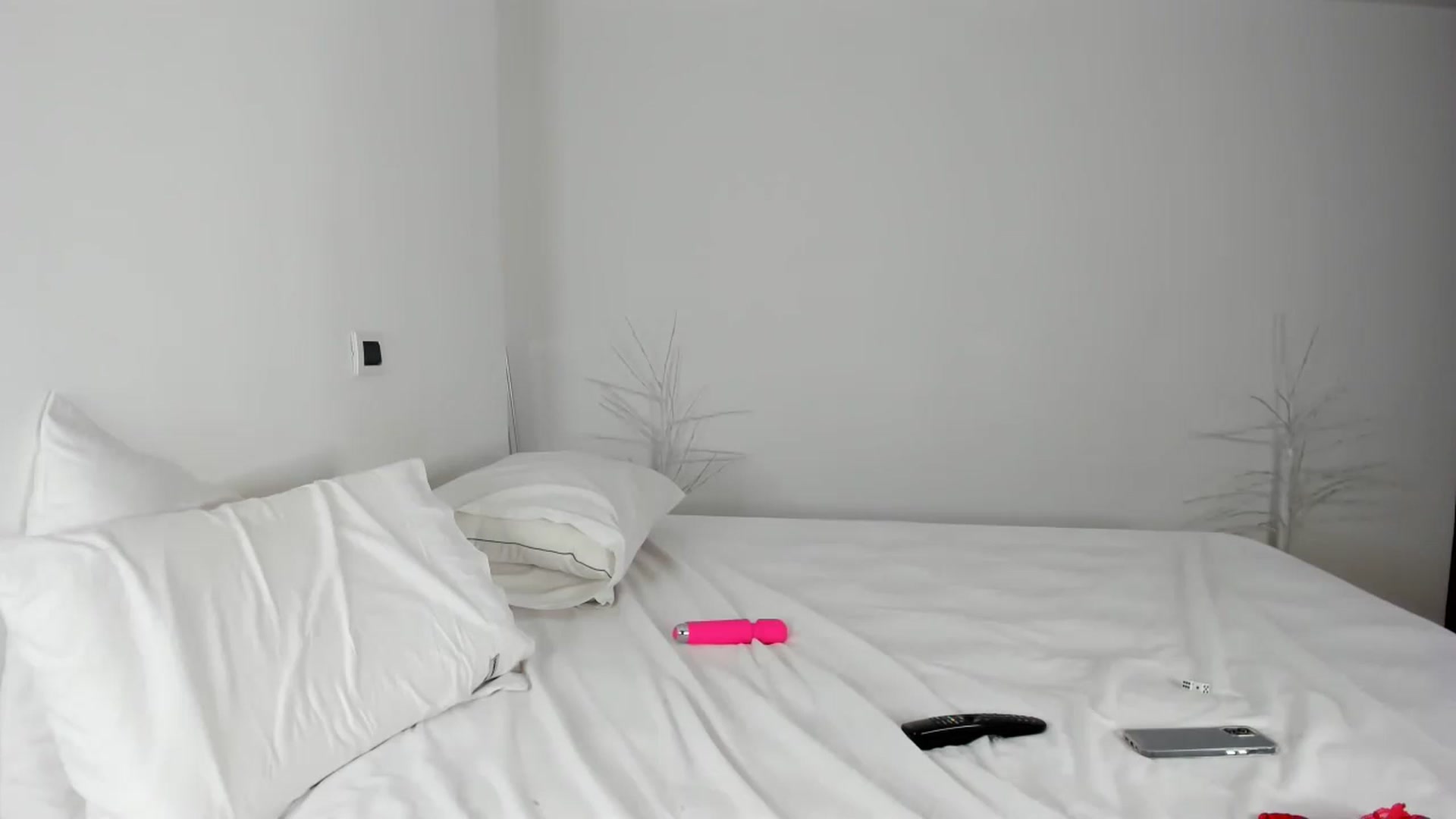 Gallery image thumbnail from EMILIANA_CRUZ's myfreecams stream on, 02/14/2023, 04:10 image 5 of 20