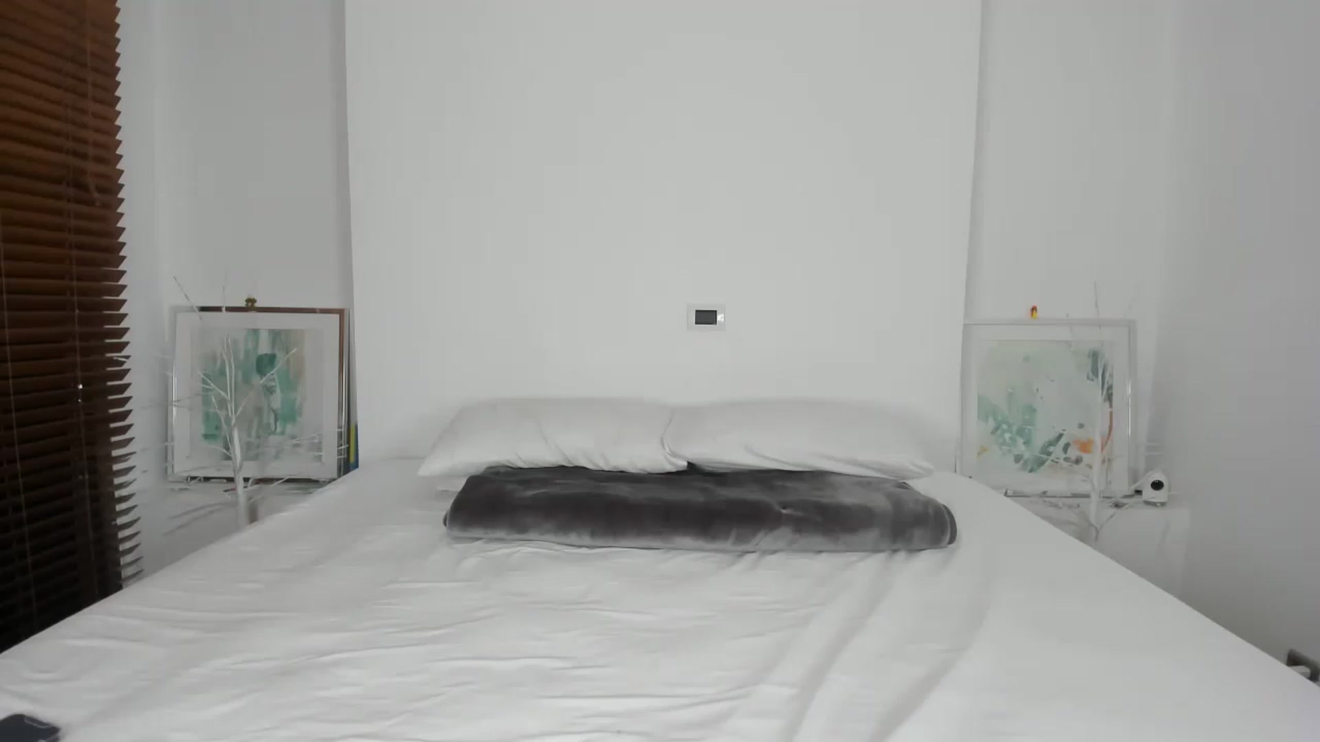 Gallery image thumbnail from EMILIANA_CRUZ's myfreecams stream on, 02/16/2023, 01:38 image 2 of 20