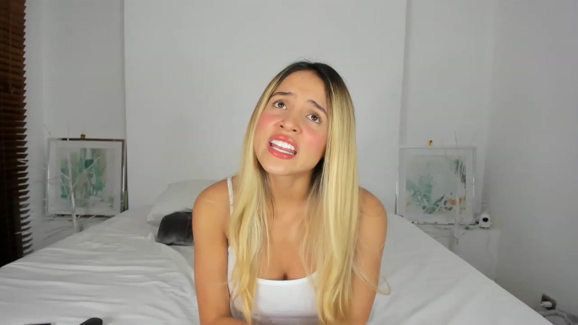 Gallery image thumbnail from EMILIANA_CRUZ's myfreecams stream on, 02/16/2023, 02:03 image 14 of 20