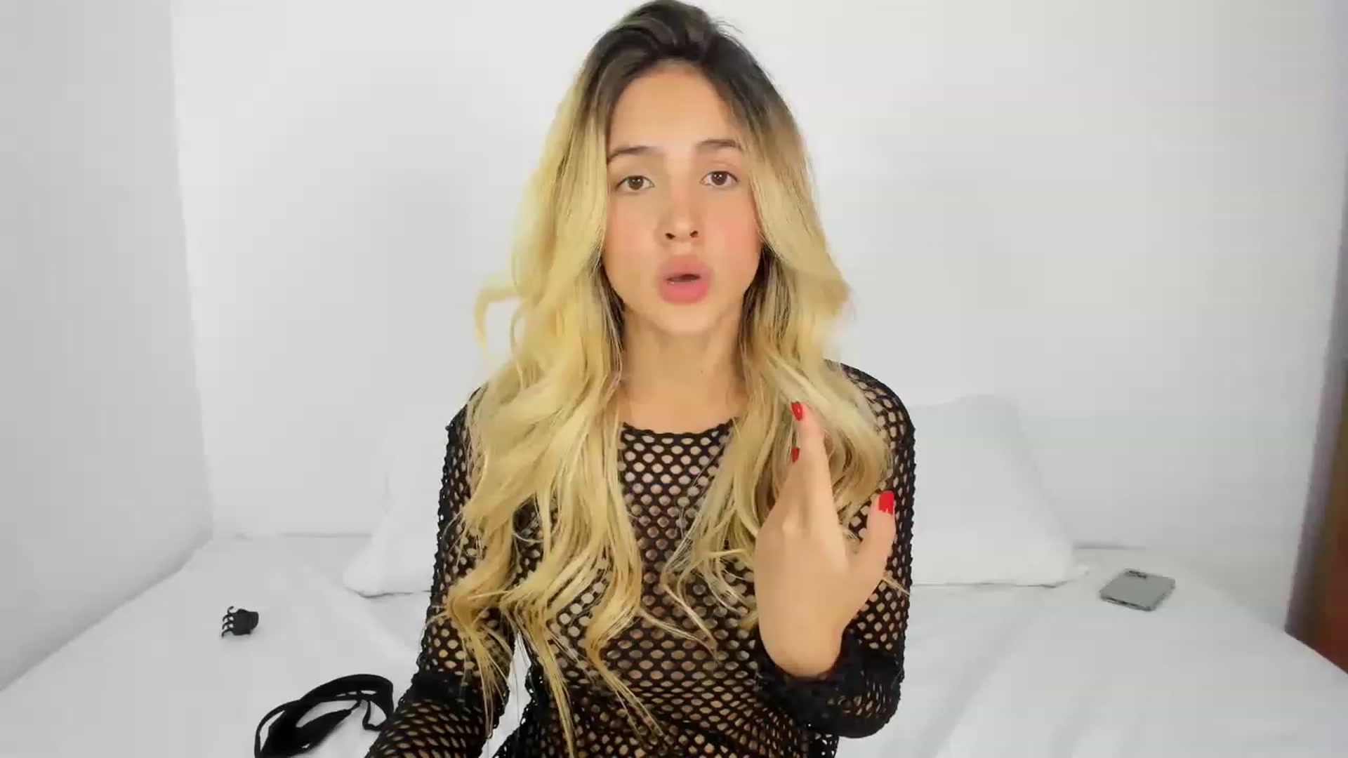 Gallery image thumbnail from EMILIANA_CRUZ's myfreecams stream on, 03/02/2023, 01:53 image 3 of 20