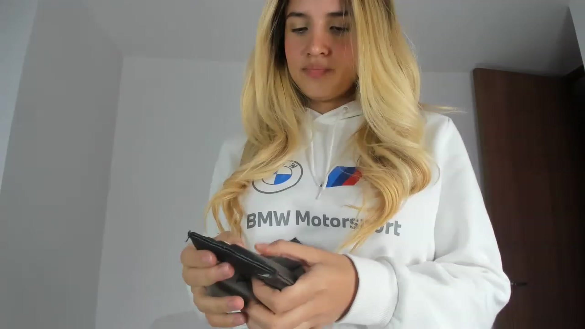 Gallery image thumbnail from EMILIANA_CRUZ's myfreecams stream on, 03/04/2023, 01:36 image 19 of 20
