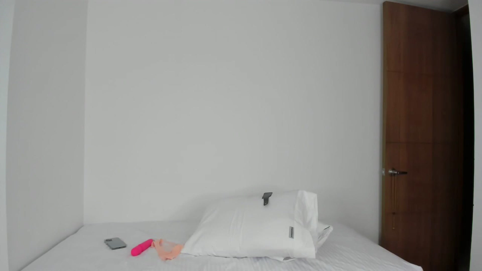 Gallery image thumbnail from EMILIANA_CRUZ's myfreecams stream on, 03/04/2023, 01:38 image 18 of 20