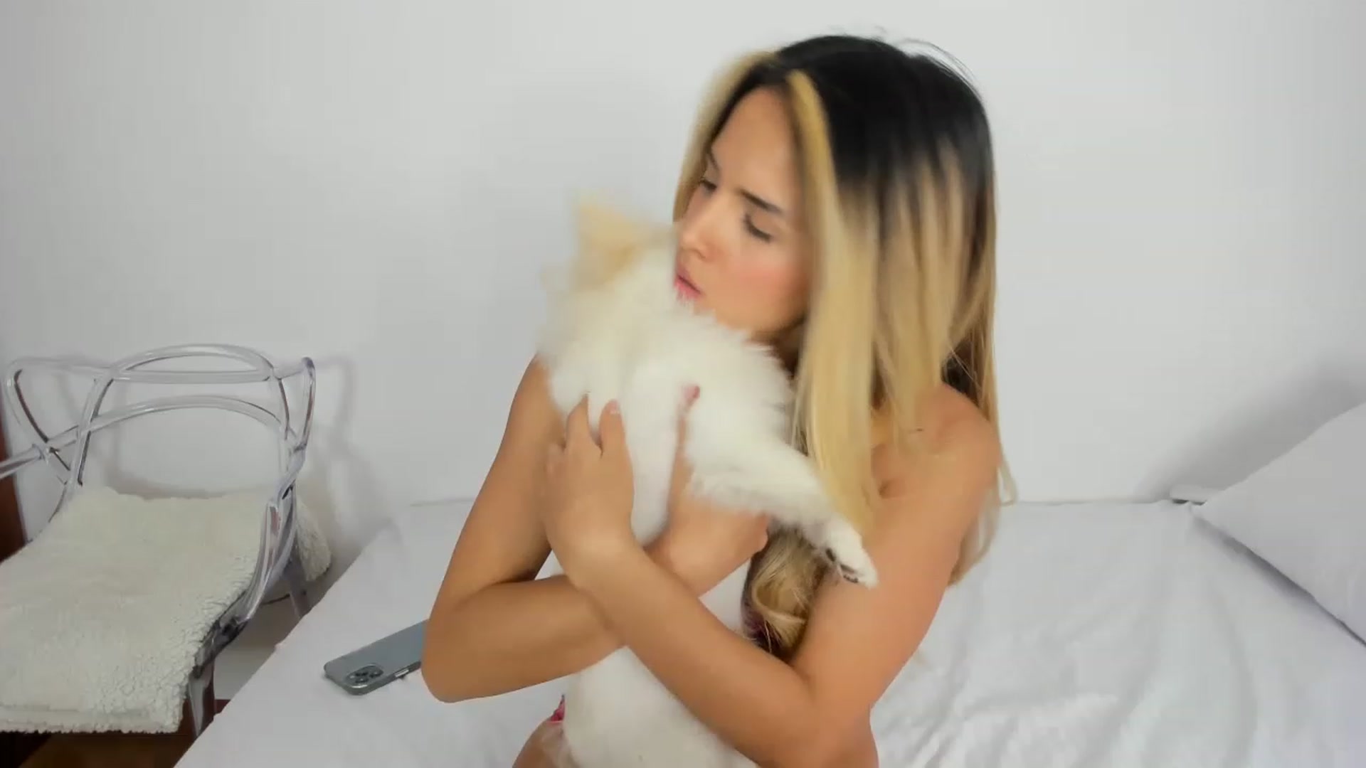 Gallery image thumbnail from EMILIANA_CRUZ's myfreecams stream on, 04/25/2023, 02:08 image 19 of 20
