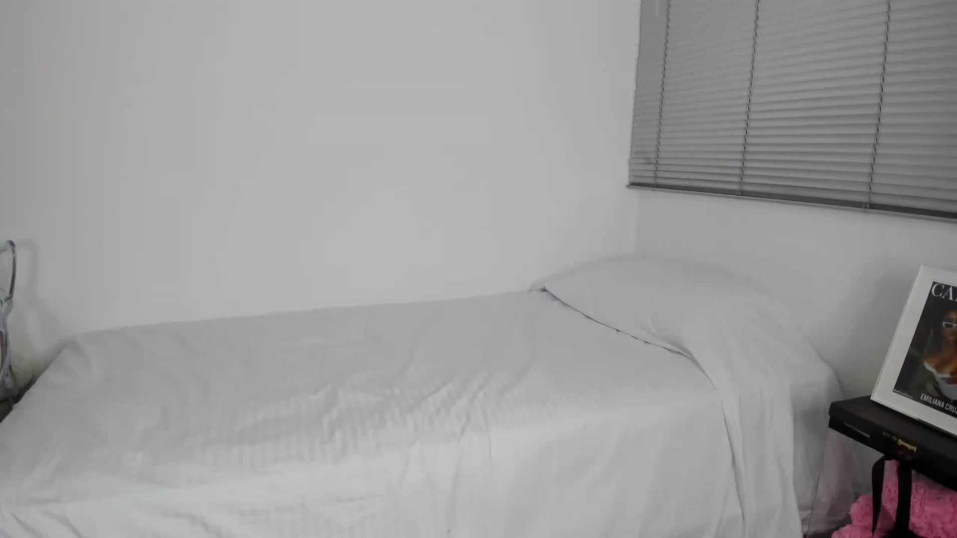 Gallery image thumbnail from EMILIANA_CRUZ's myfreecams stream on, 04/25/2023, 02:08 image 8 of 20
