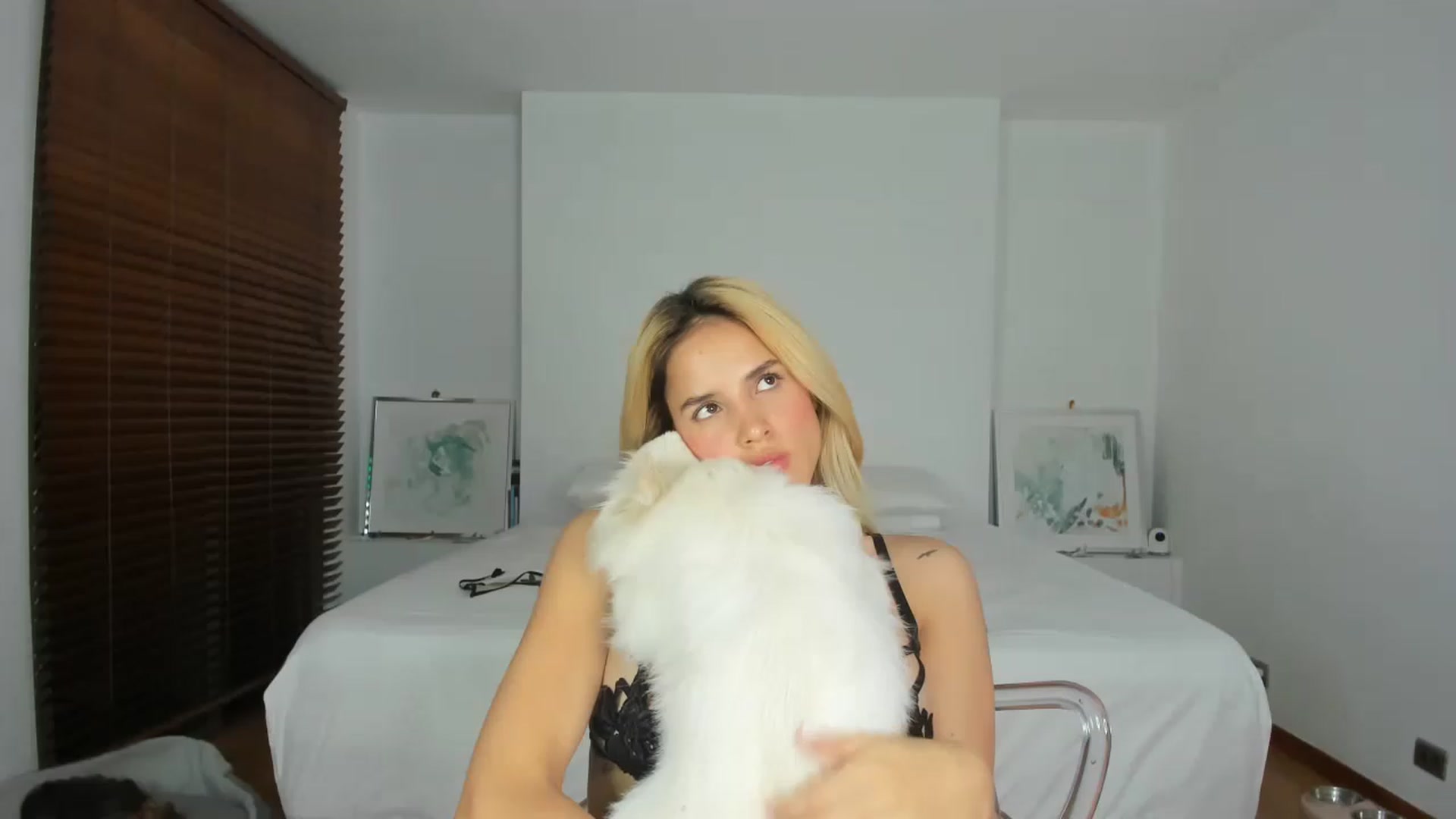 Gallery image thumbnail from EMILIANA_CRUZ's myfreecams stream on, 06/08/2023, 03:03 image 4 of 20