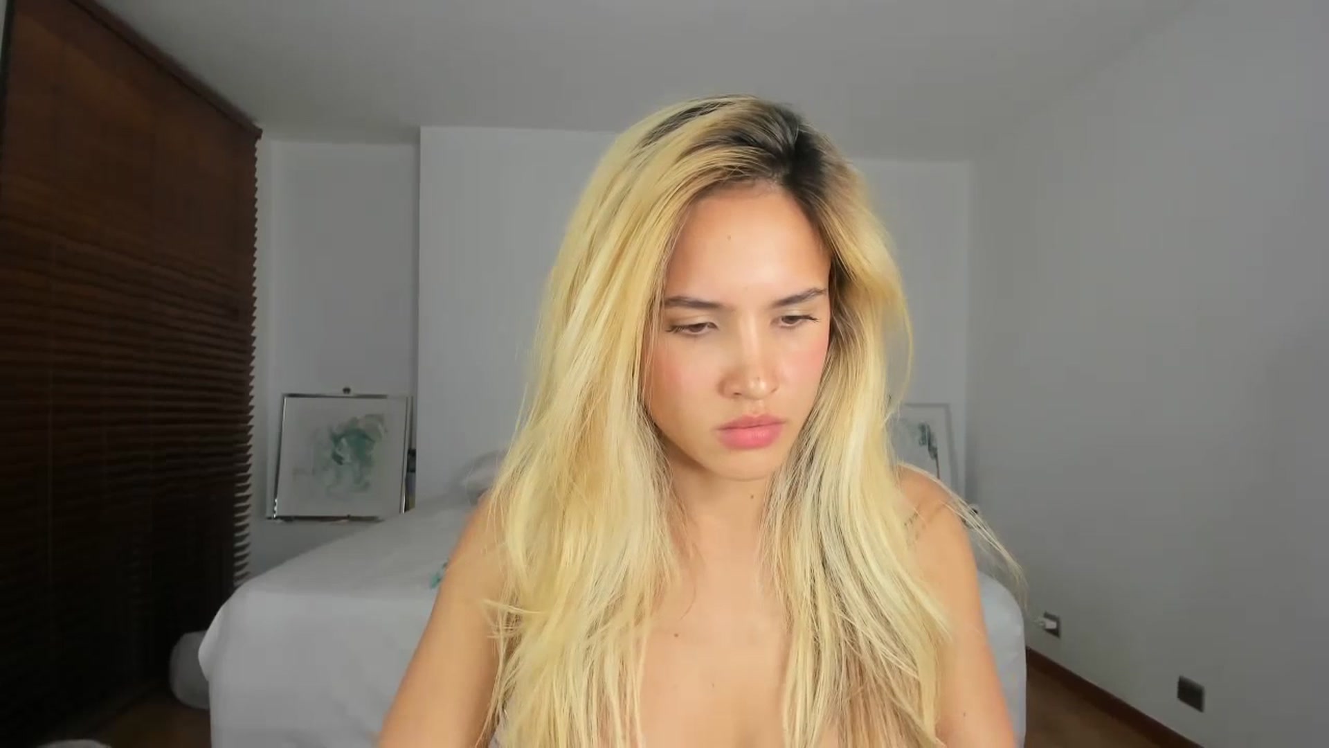 Gallery image thumbnail from EMILIANA_CRUZ's myfreecams stream on, 07/19/2023, 03:32 image 20 of 20