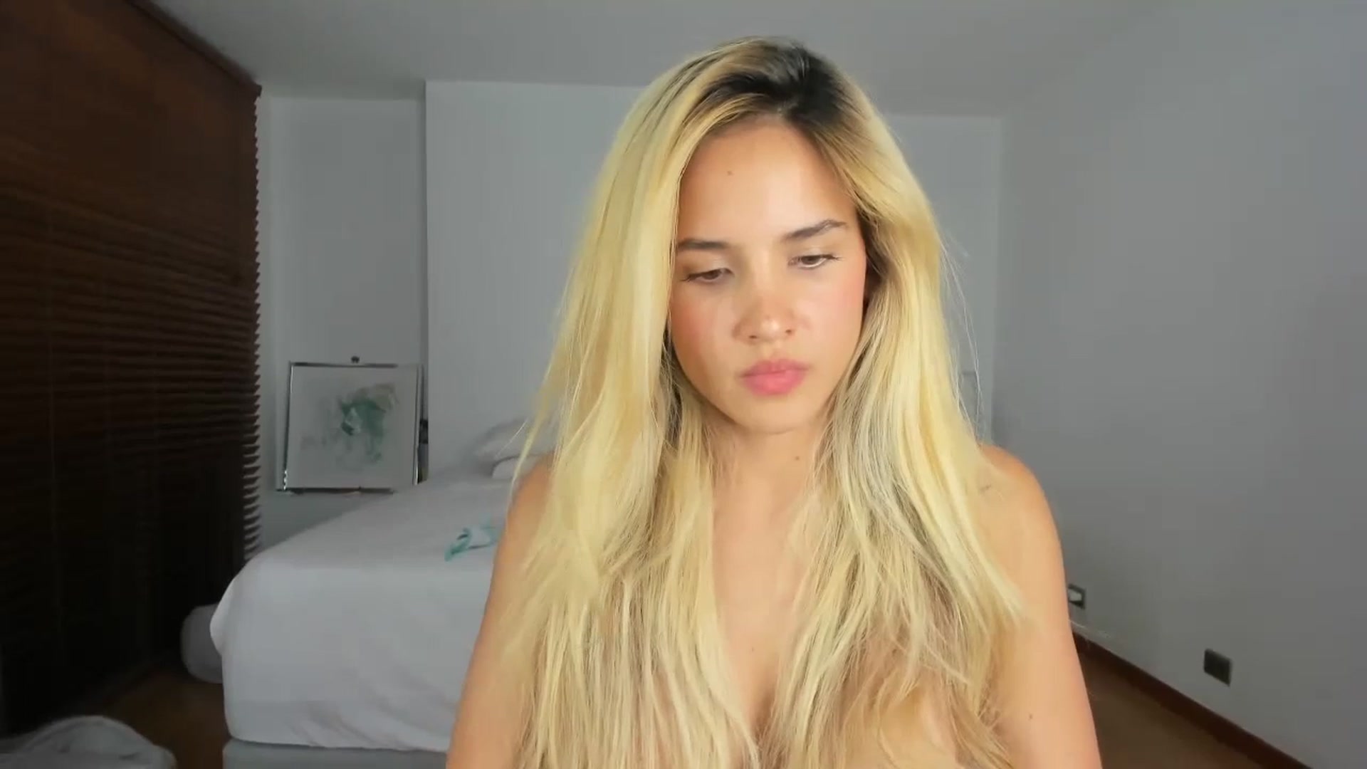 Gallery image thumbnail from EMILIANA_CRUZ's myfreecams stream on, 07/19/2023, 03:32 image 9 of 20