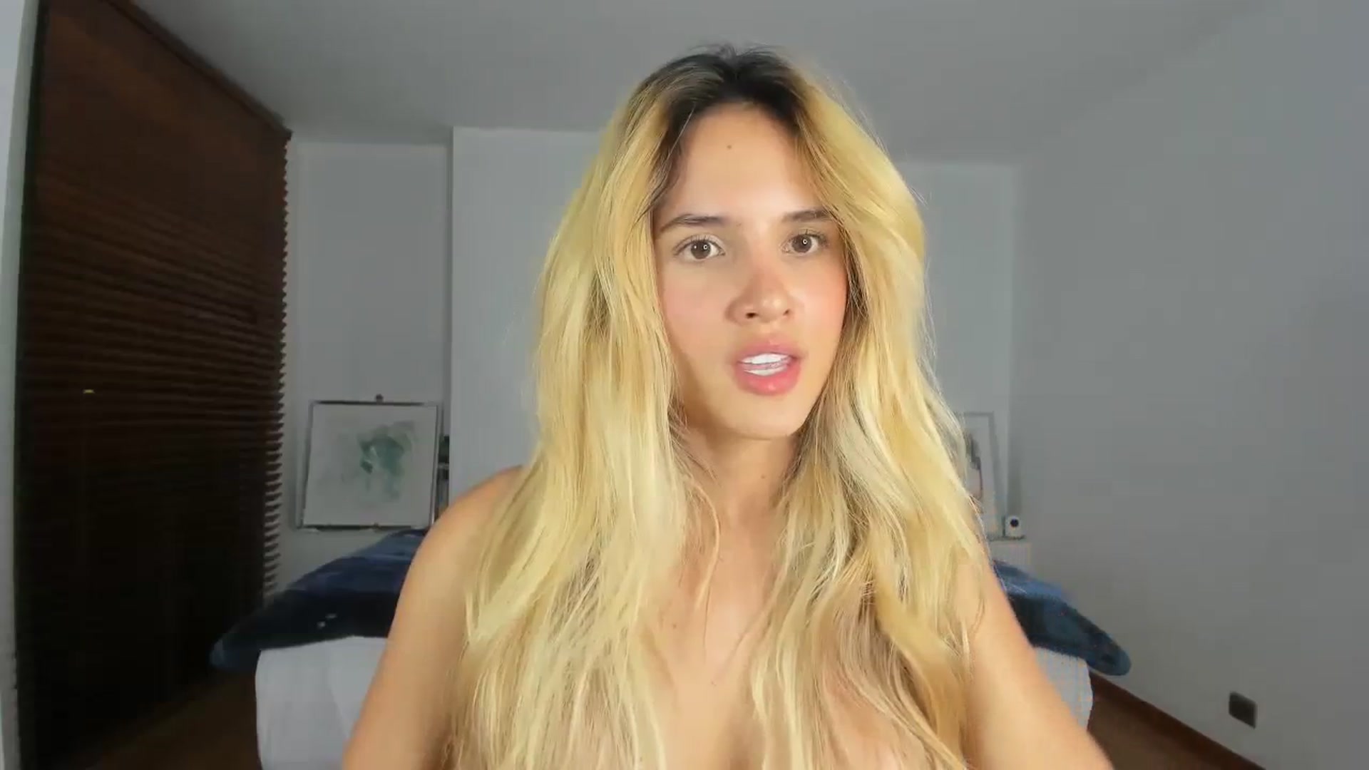 Gallery image thumbnail from EMILIANA_CRUZ's myfreecams stream on, 07/23/2023, 01:11 image 10 of 20