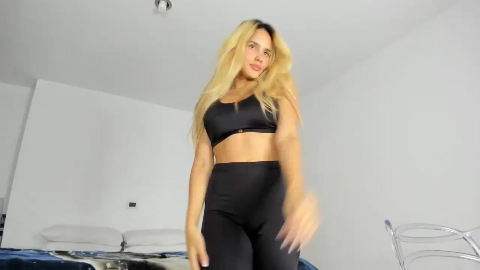 Gallery image thumbnail from EMILIANA_CRUZ's myfreecams stream on, 07/23/2023, 01:11 image 15 of 20