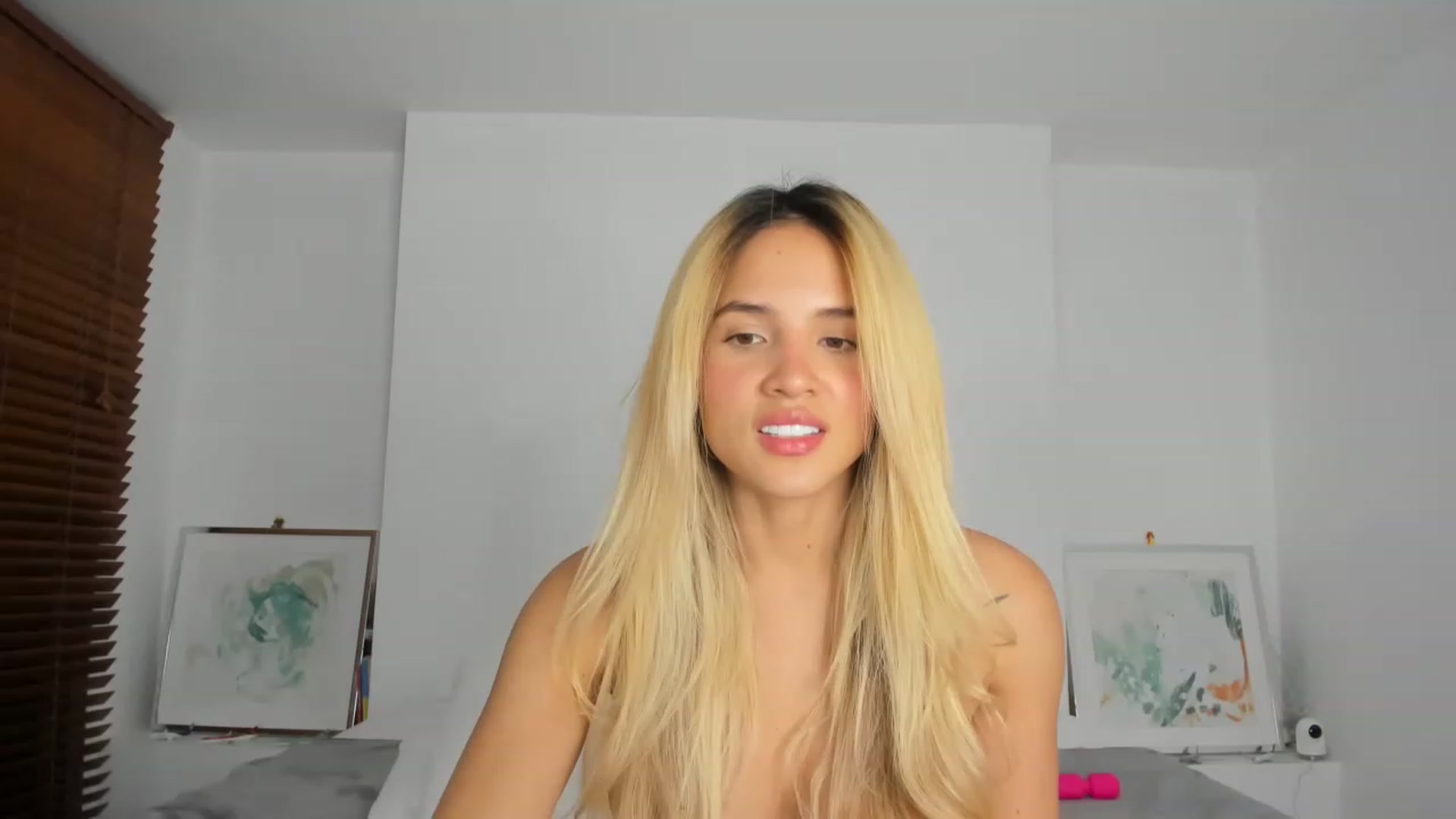 Gallery image thumbnail from EMILIANA_CRUZ's myfreecams stream on, 07/27/2023, 24:55 image 16 of 20