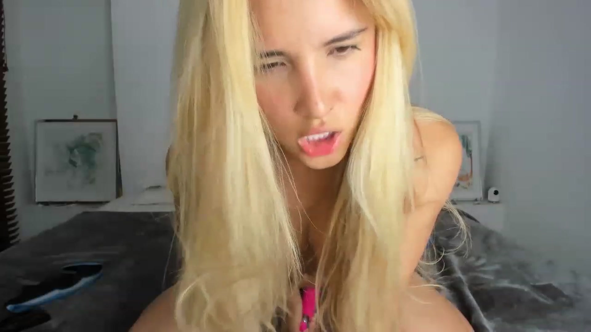 Gallery image thumbnail from EMILIANA_CRUZ's myfreecams stream on, 07/29/2023, 02:02 image 13 of 20