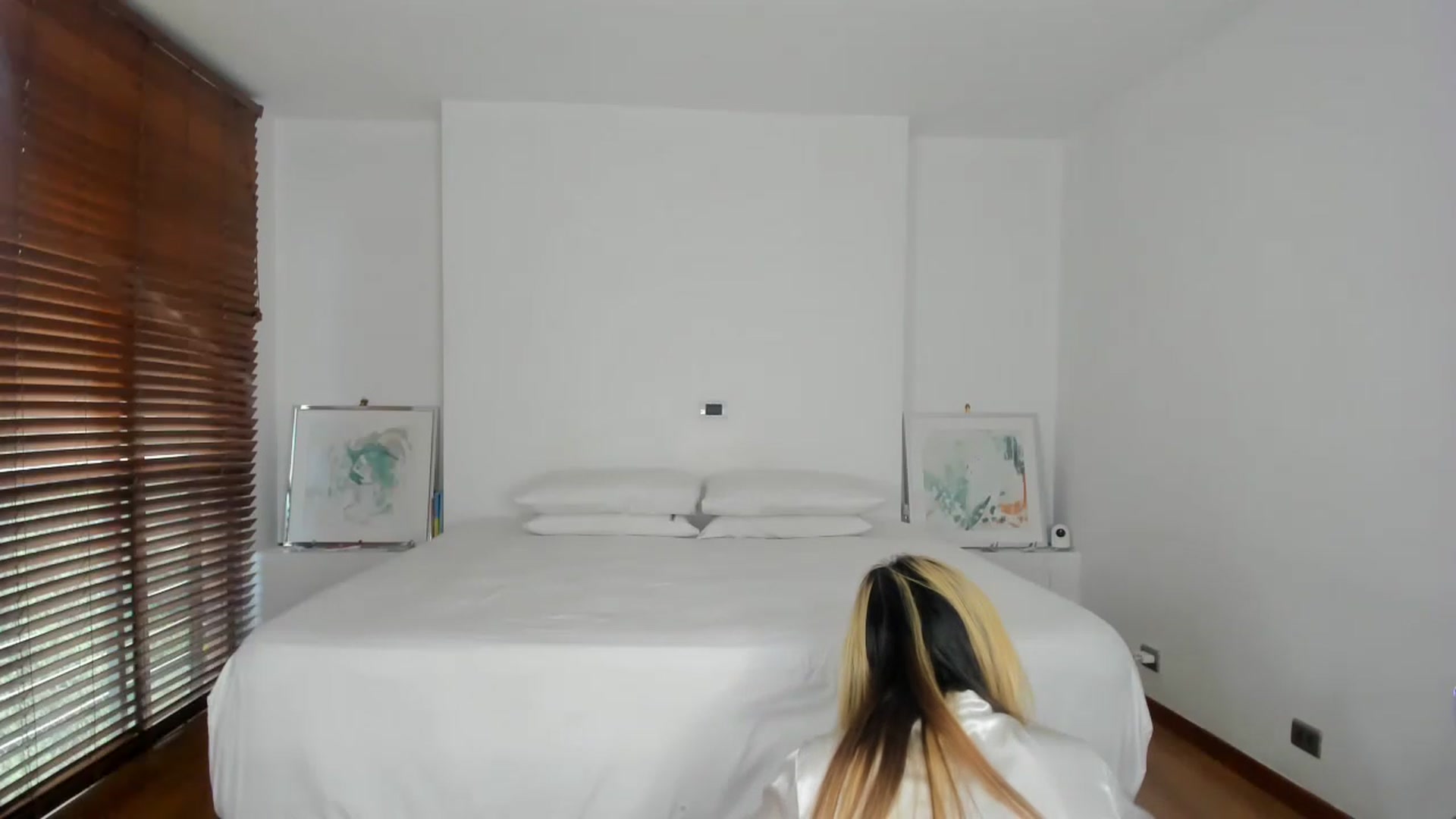 Gallery image thumbnail from EMILIANA_CRUZ's myfreecams stream on, 07/29/2023, 22:44 image 16 of 20
