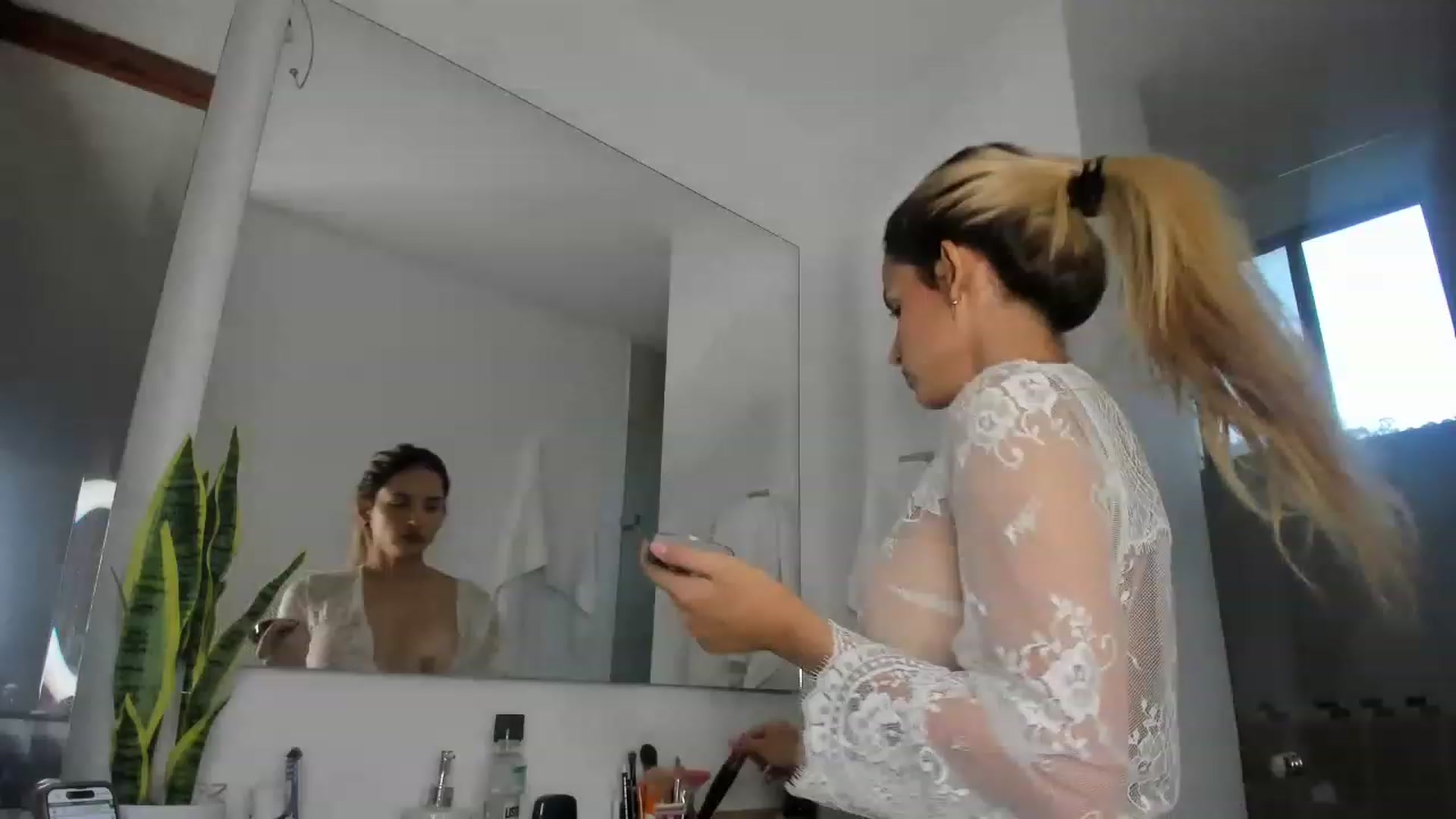 Gallery image thumbnail from EMILIANA_CRUZ's myfreecams stream on, 07/30/2023, 24:12 image 2 of 20