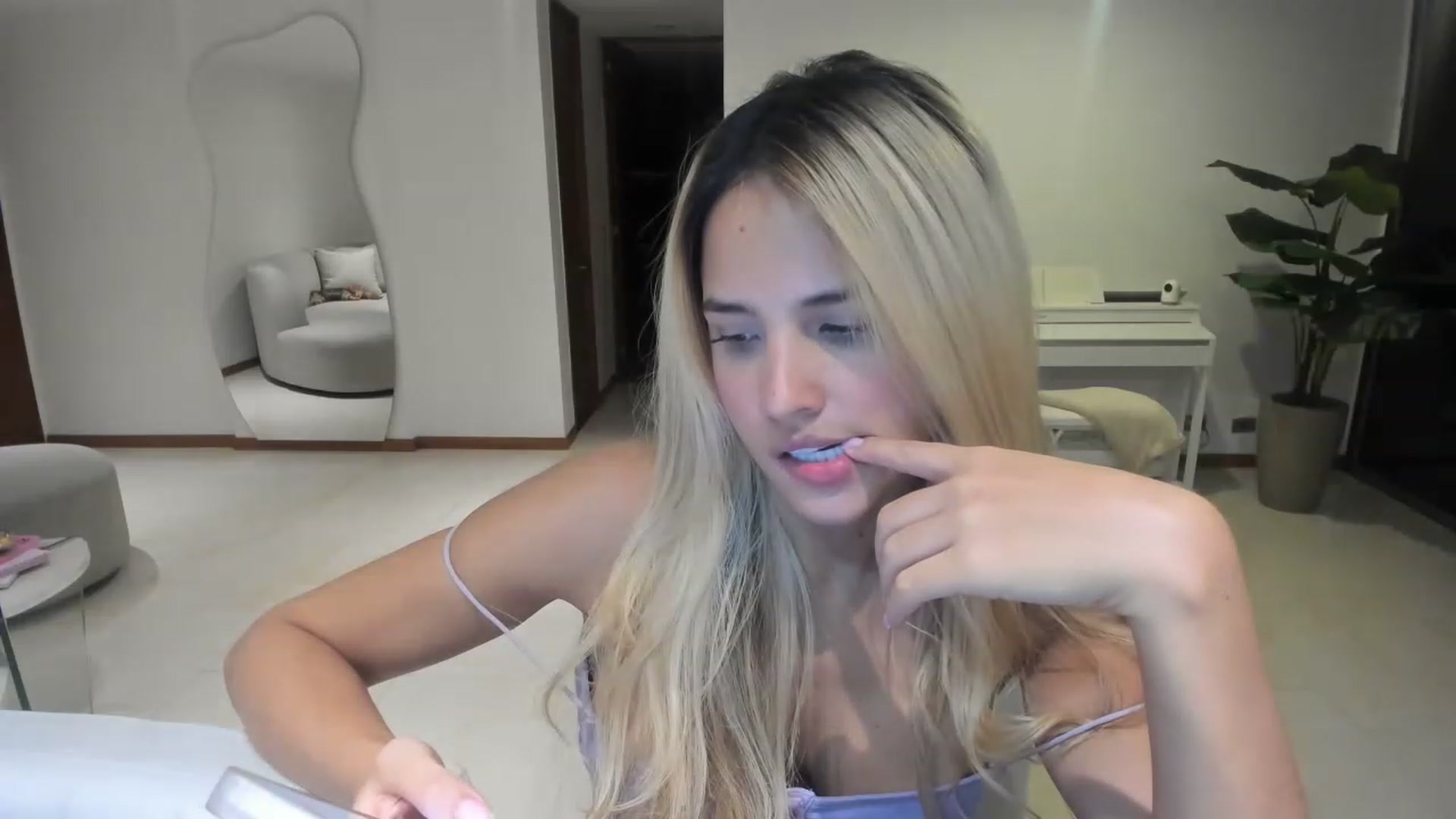 Gallery image thumbnail from EMILIANA_CRUZ's myfreecams stream on, 07/30/2023, 24:12 image 15 of 20