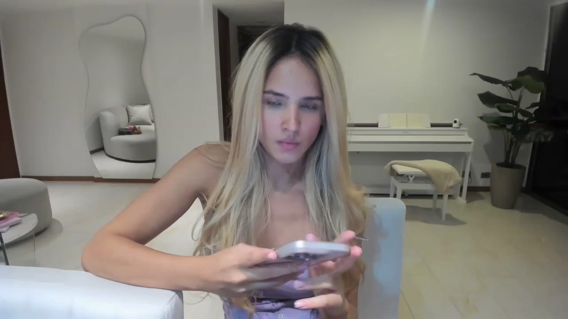 Gallery image thumbnail from EMILIANA_CRUZ's myfreecams stream on, 07/30/2023, 24:12 image 18 of 20