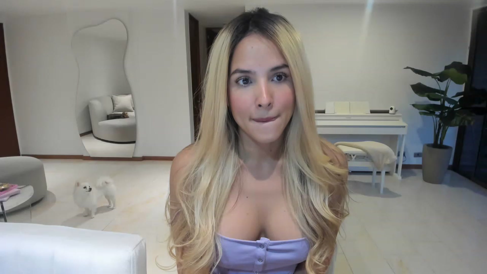 Gallery image thumbnail from EMILIANA_CRUZ's myfreecams stream on, 07/30/2023, 24:12 image 11 of 20