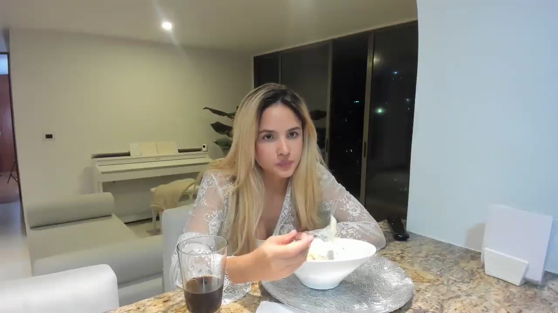 Gallery image thumbnail from EMILIANA_CRUZ's myfreecams stream on, 08/01/2023, 02:19 image 3 of 20