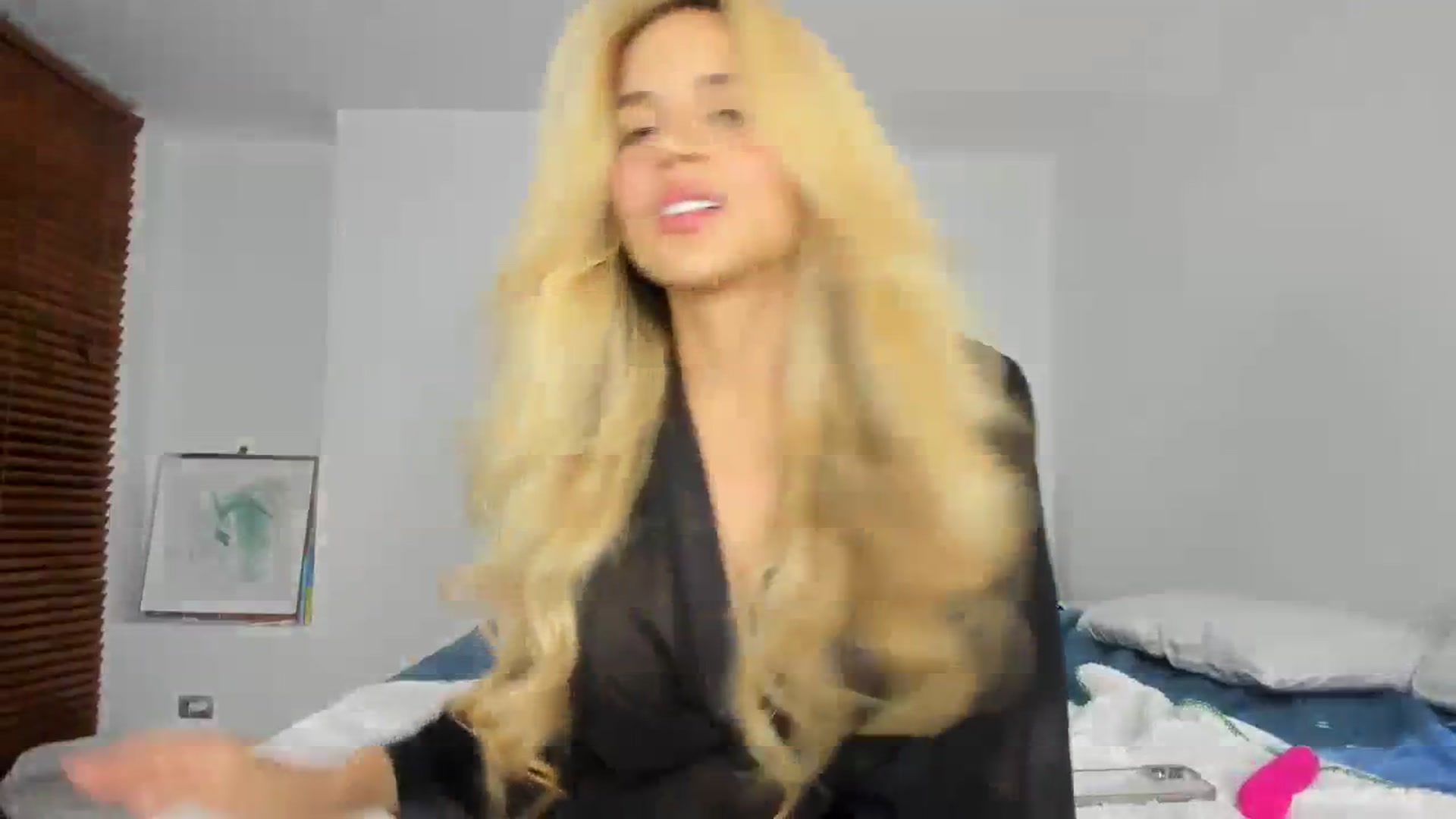 Gallery image thumbnail from EMILIANA_CRUZ's myfreecams stream on, 08/17/2023, 04:33 image 12 of 20