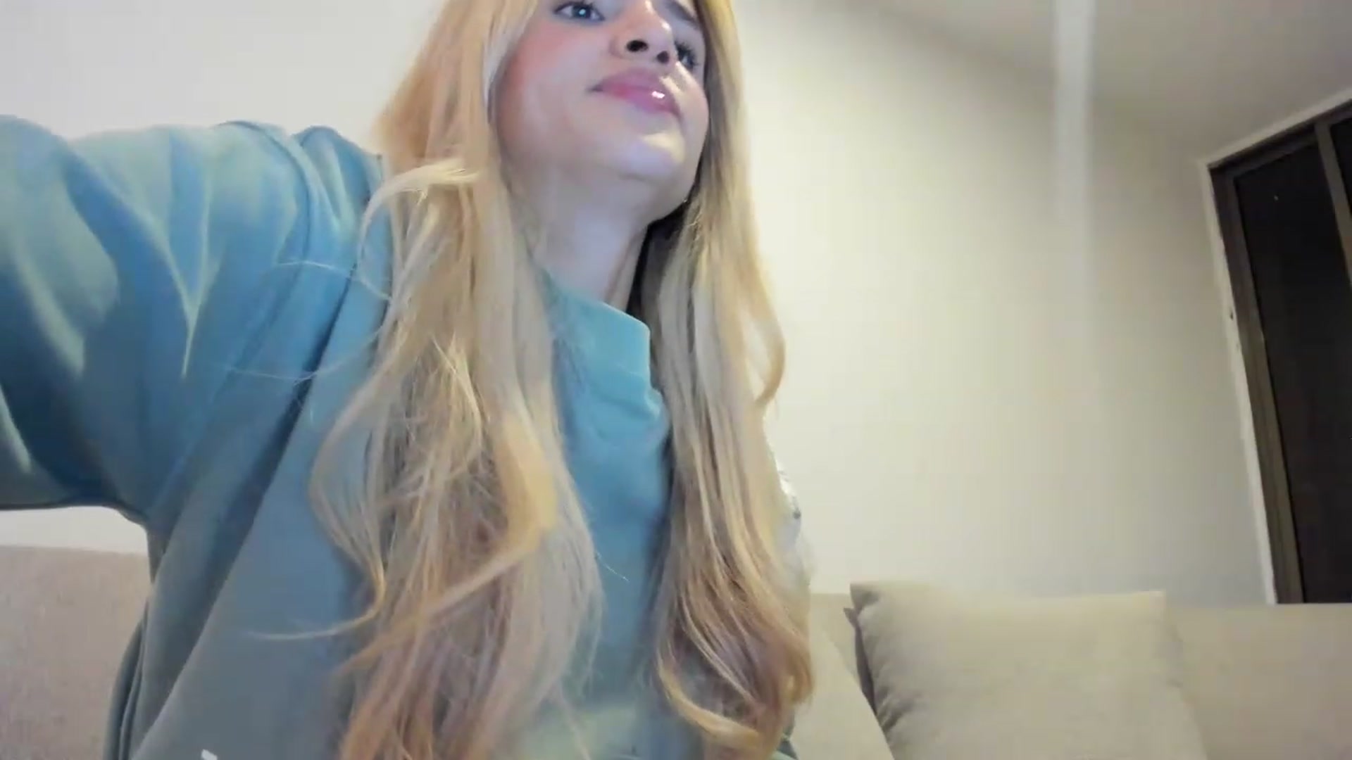 Gallery image thumbnail from EMILIANA_CRUZ's myfreecams stream on, 08/28/2023, 02:33 image 20 of 20