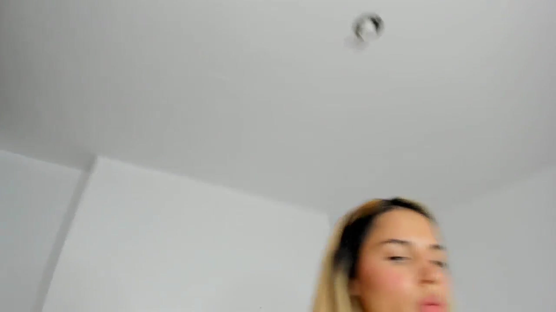 Gallery image thumbnail from EMILIANA_CRUZ's myfreecams stream on, 09/15/2023, 01:36 image 12 of 20