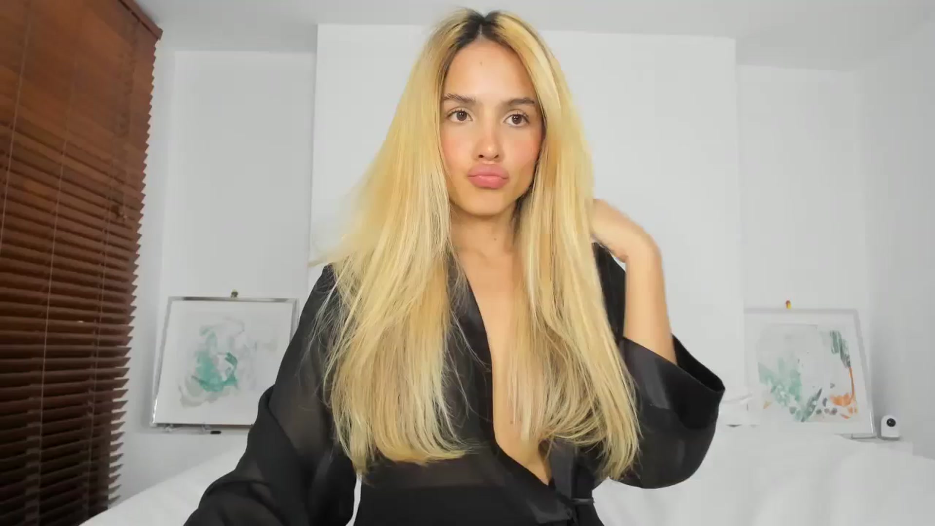 Gallery image thumbnail from EMILIANA_CRUZ's myfreecams stream on, 09/15/2023, 01:36 image 1 of 20