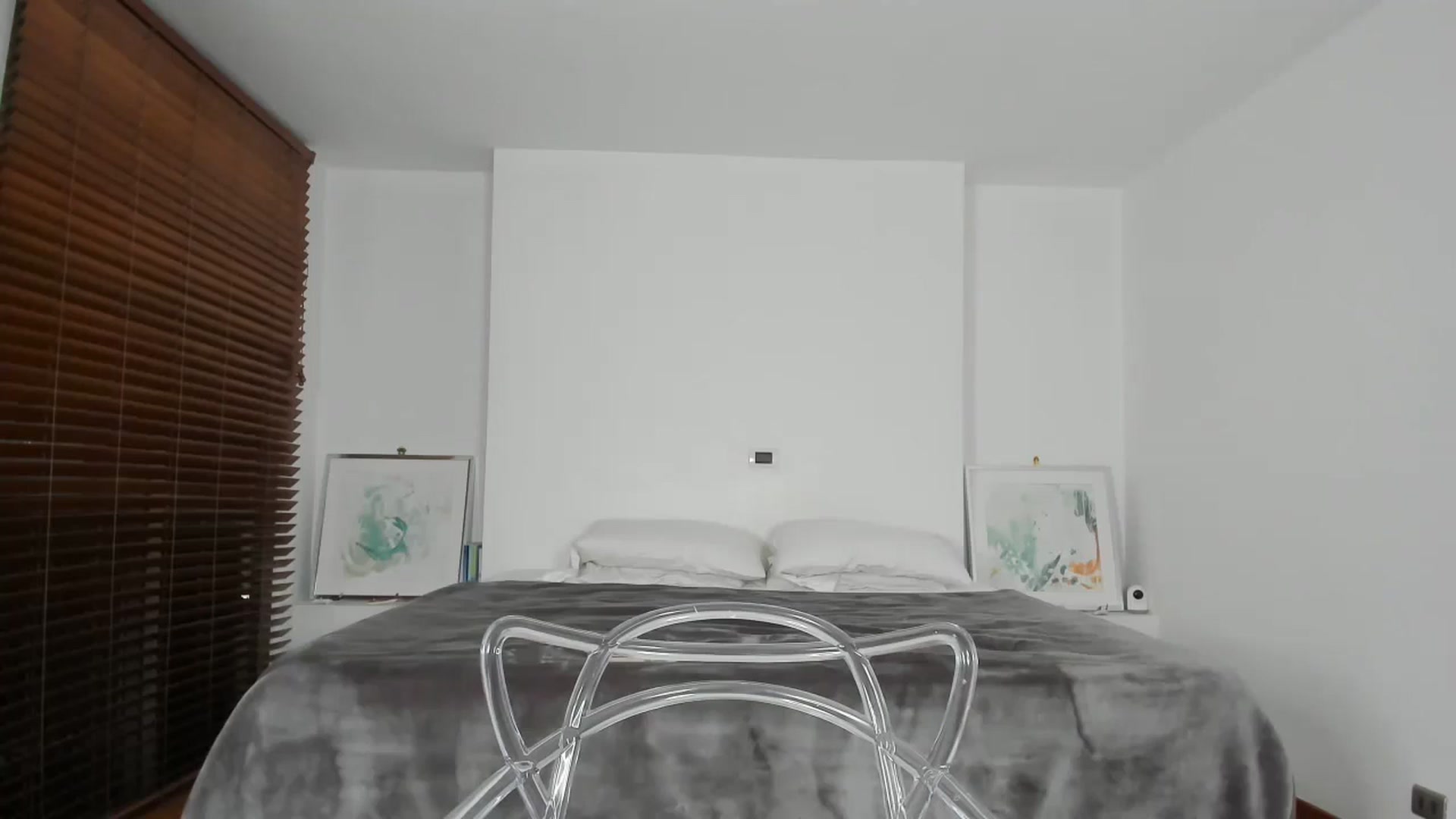 Gallery image thumbnail from EMILIANA_CRUZ's myfreecams stream on, 10/05/2023, 23:49 image 2 of 20