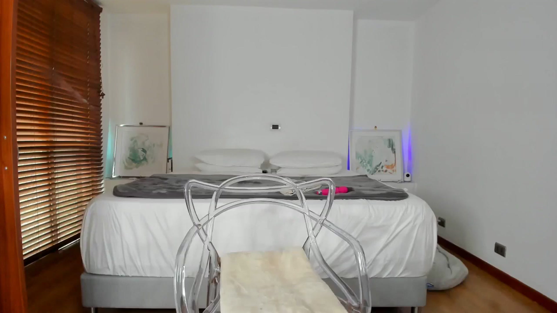 Gallery image thumbnail from EMILIANA_CRUZ's myfreecams stream on, 11/03/2023, 22:32 image 3 of 20