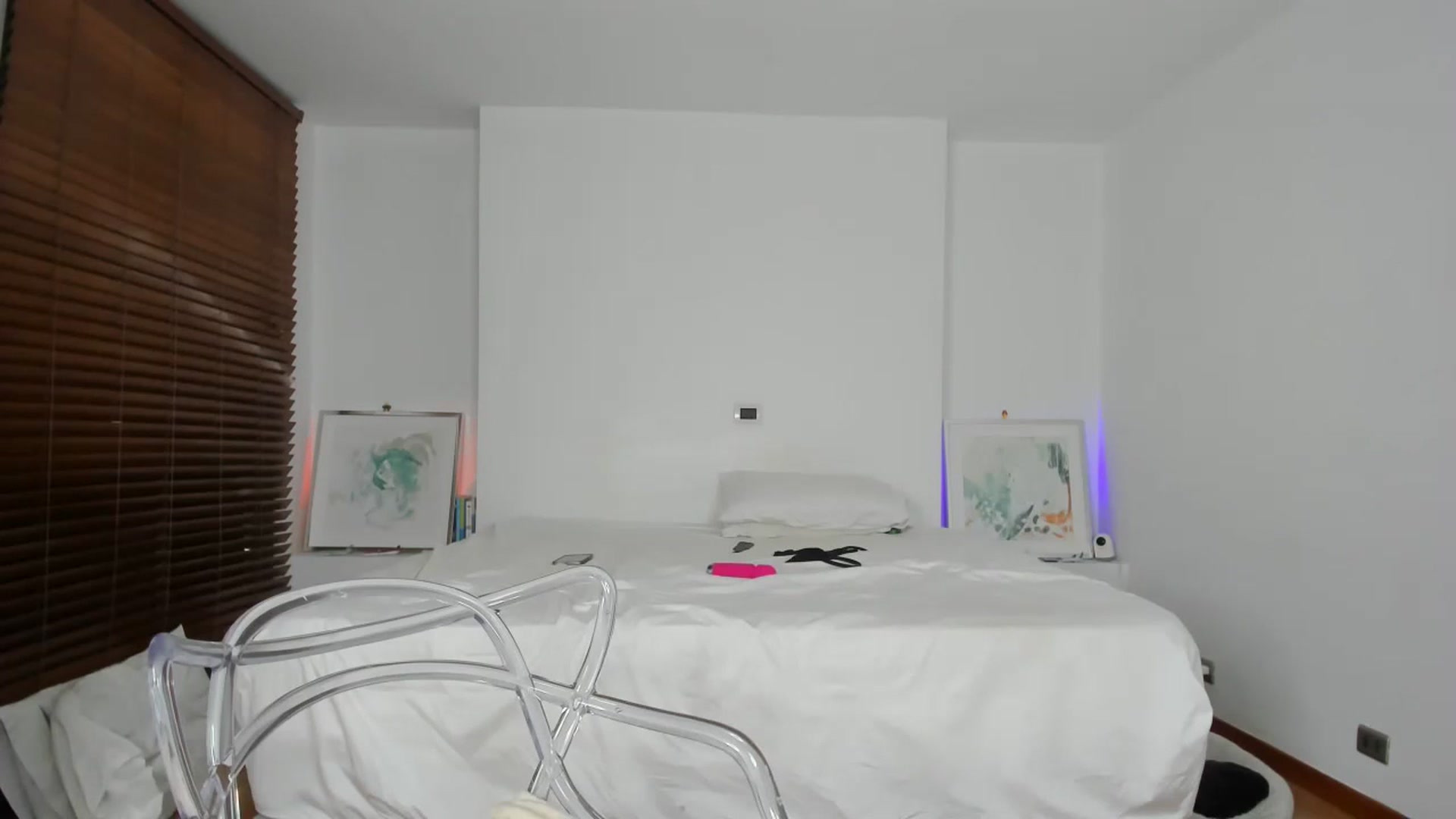 Gallery image thumbnail from EMILIANA_CRUZ's myfreecams stream on, 12/05/2023, 24:25 image 5 of 20