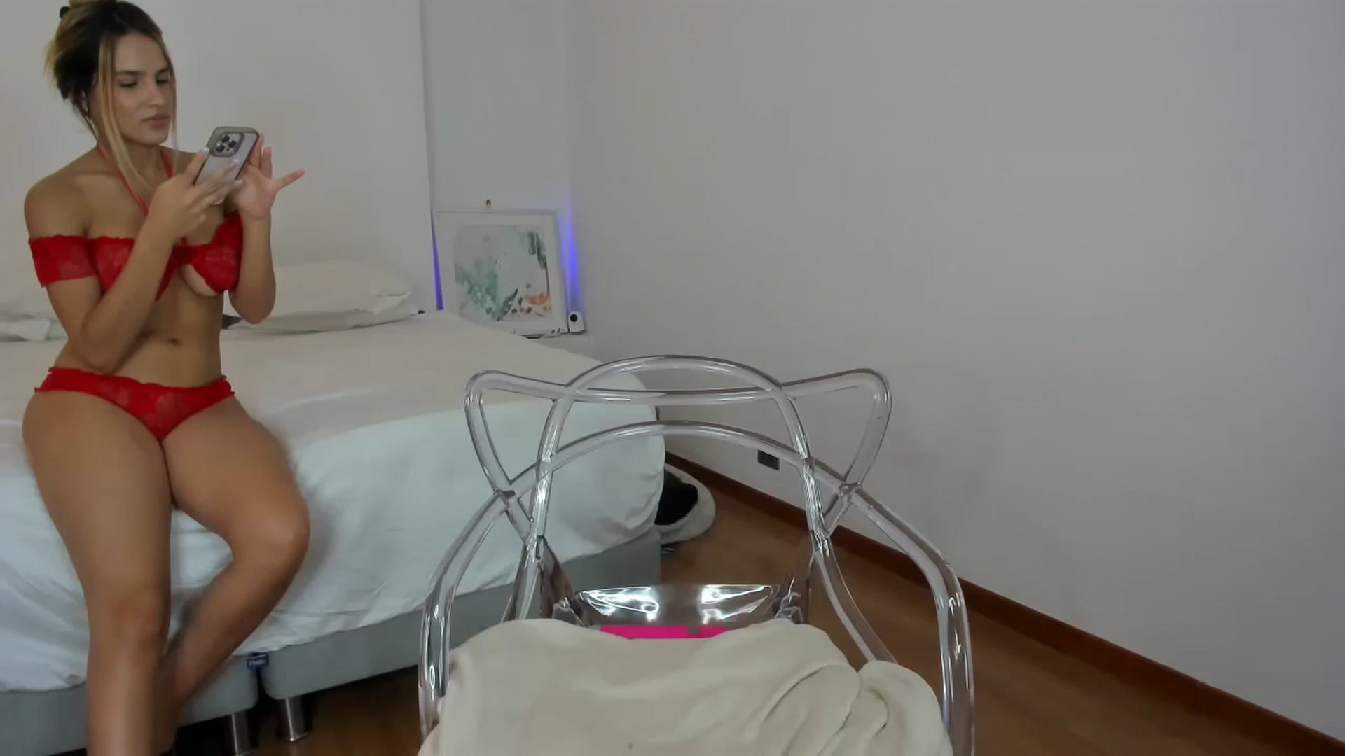 Gallery image thumbnail from EMILIANA_CRUZ's myfreecams stream on, 12/05/2023, 16:23 image 18 of 20